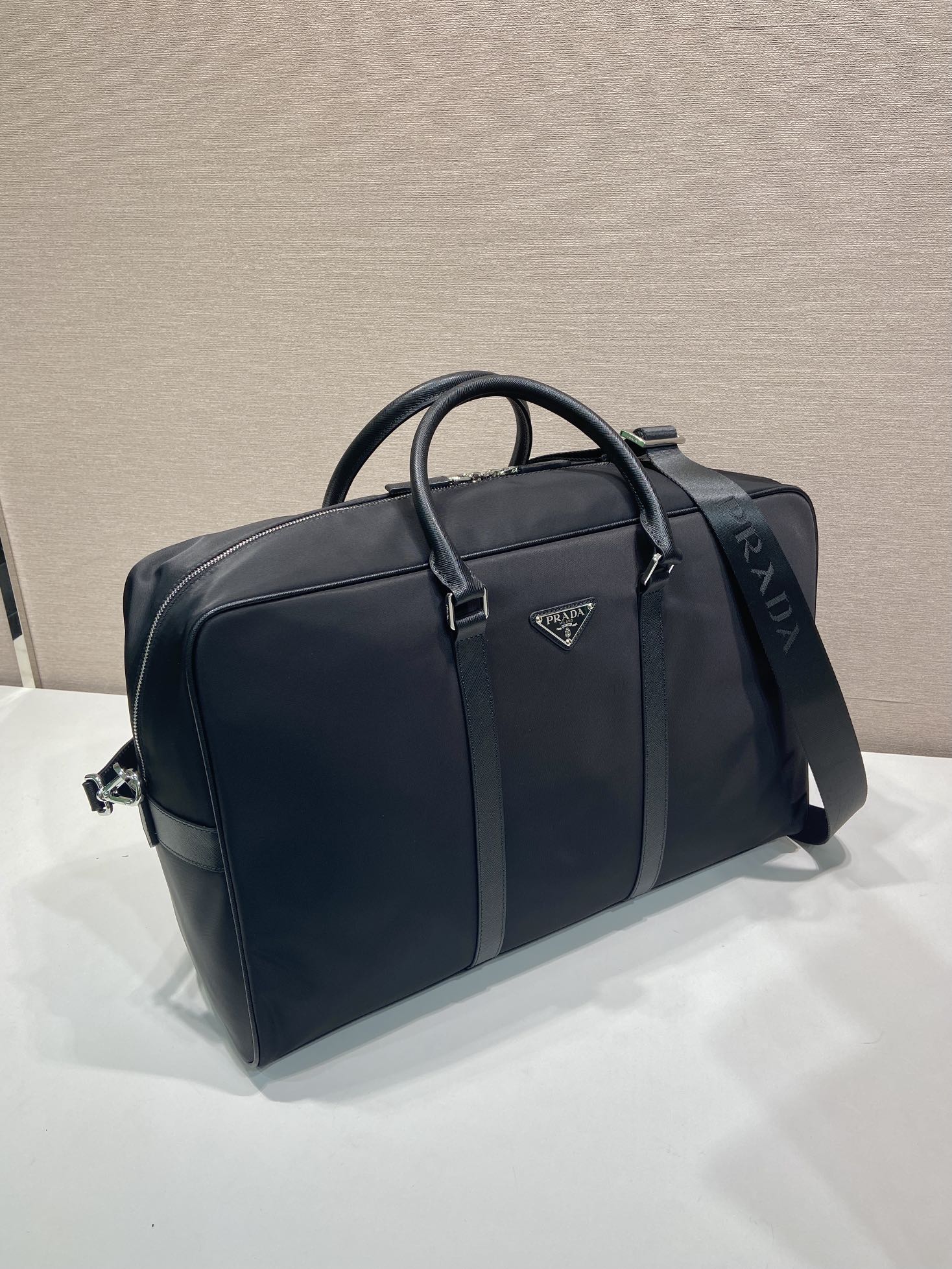 普拉达 PRADA Re-Nylon 手提旅行包 灰色 荔枝皮质  H0-2VC042_2DMH_F0002_VOOO