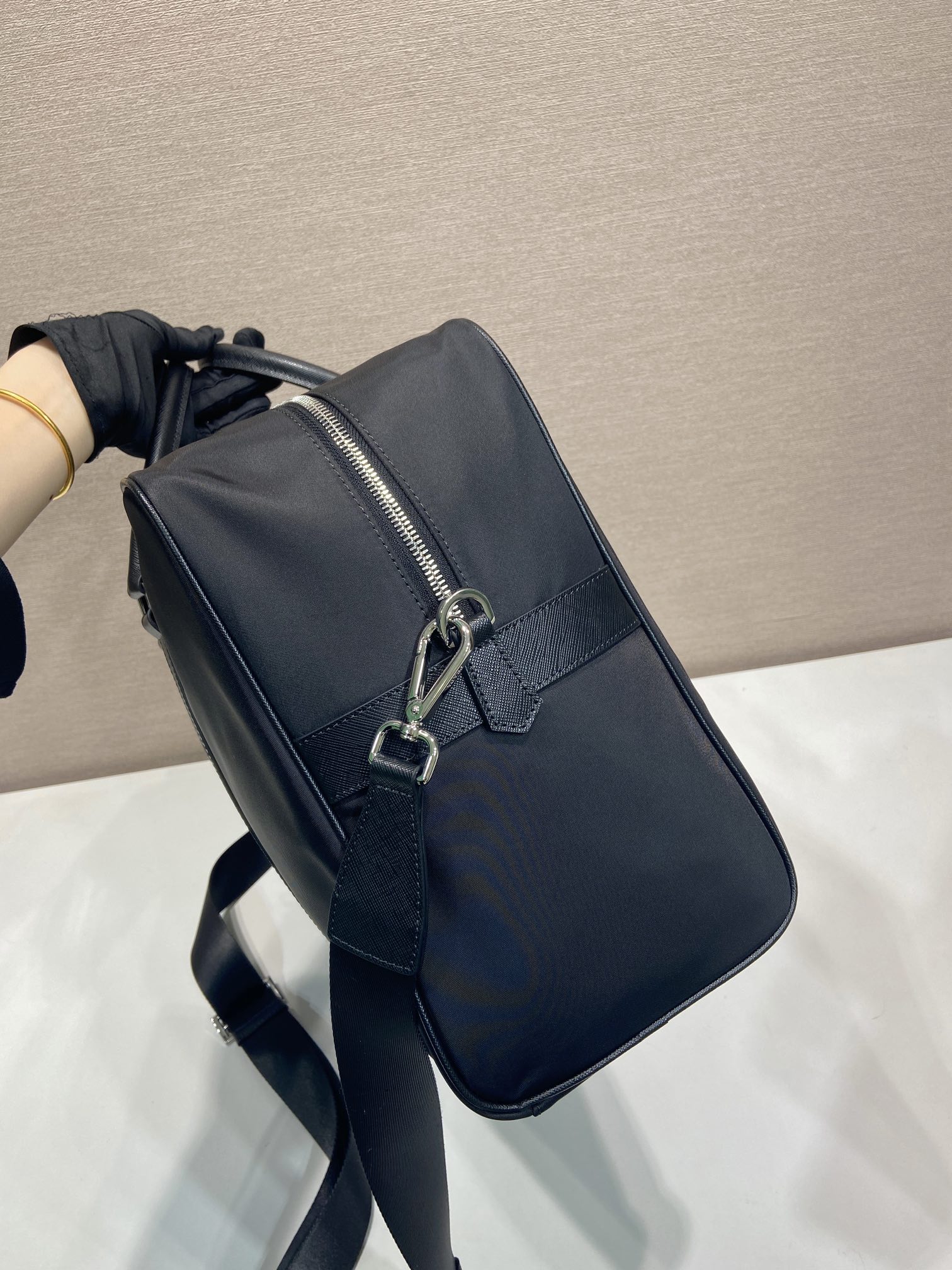普拉达 PRADA Re-Nylon 手提旅行包 灰色 荔枝皮质  H0-2VC042_2DMH_F0002_VOOO