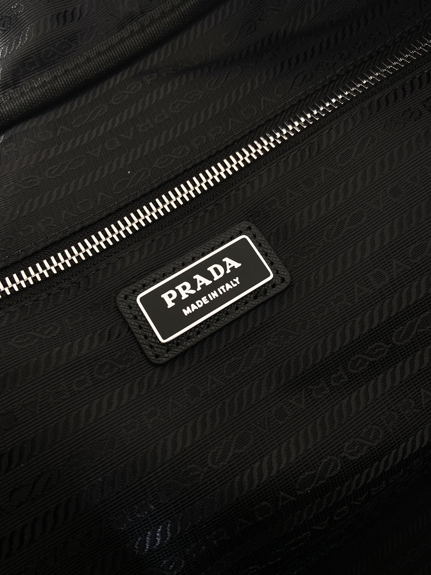 普拉达 PRADA Re-Nylon 手提旅行包 灰色 荔枝皮质  H0-2VC042_2DMH_F0002_VOOO