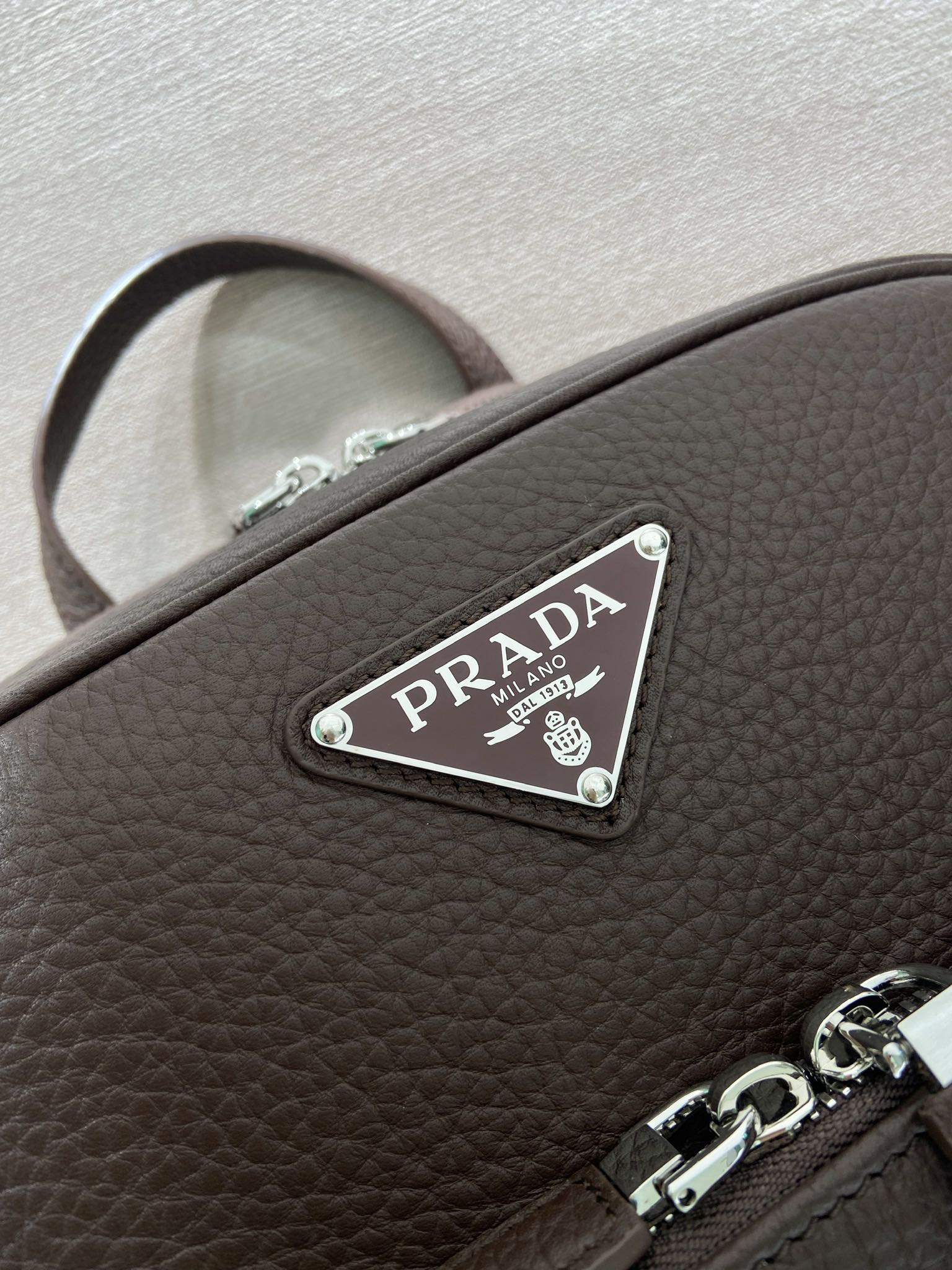 普拉达 PRADA  双肩包 荔枝皮质 褐红色 J0-2VZ102_2BBE_F0038_V_DOO