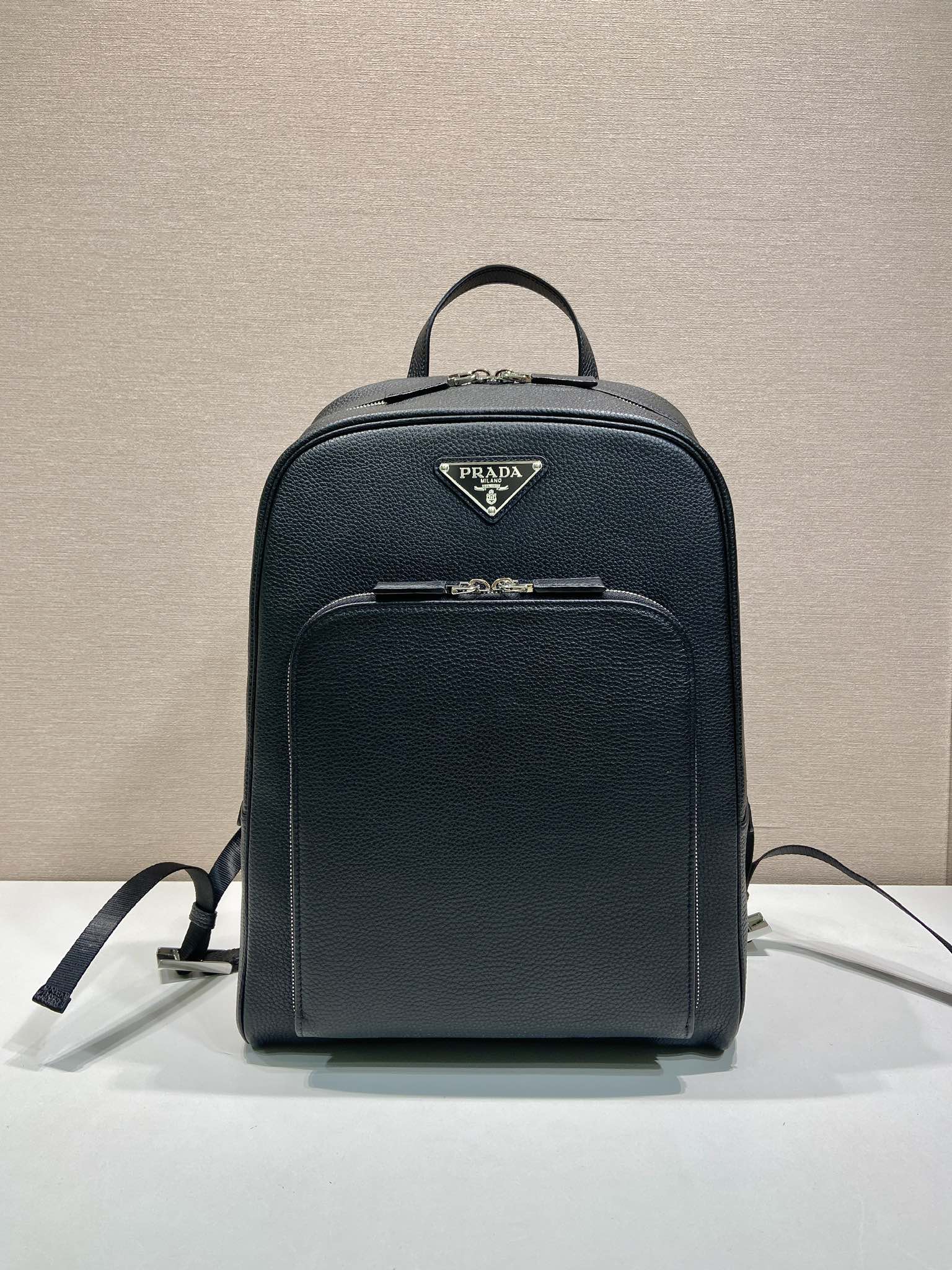 普拉达 PRADA  双肩包 荔枝皮质 黑色 H0-2VZ102_2BBE_F0002