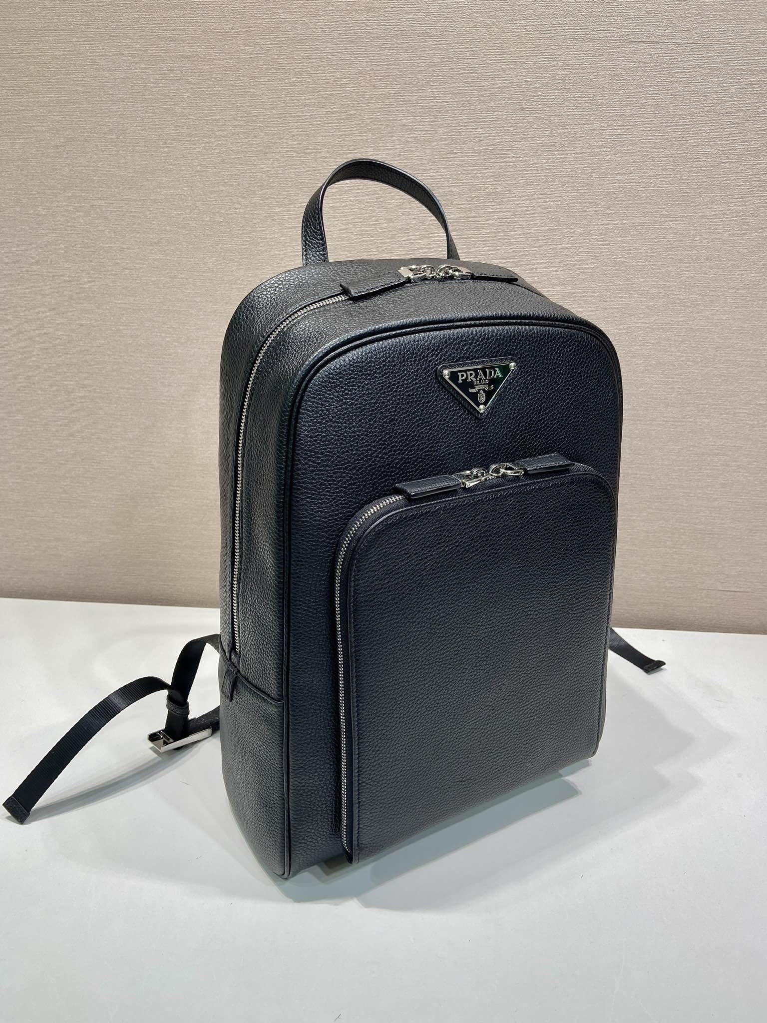 普拉达 PRADA  双肩包 荔枝皮质 黑色 H0-2VZ102_2BBE_F0002