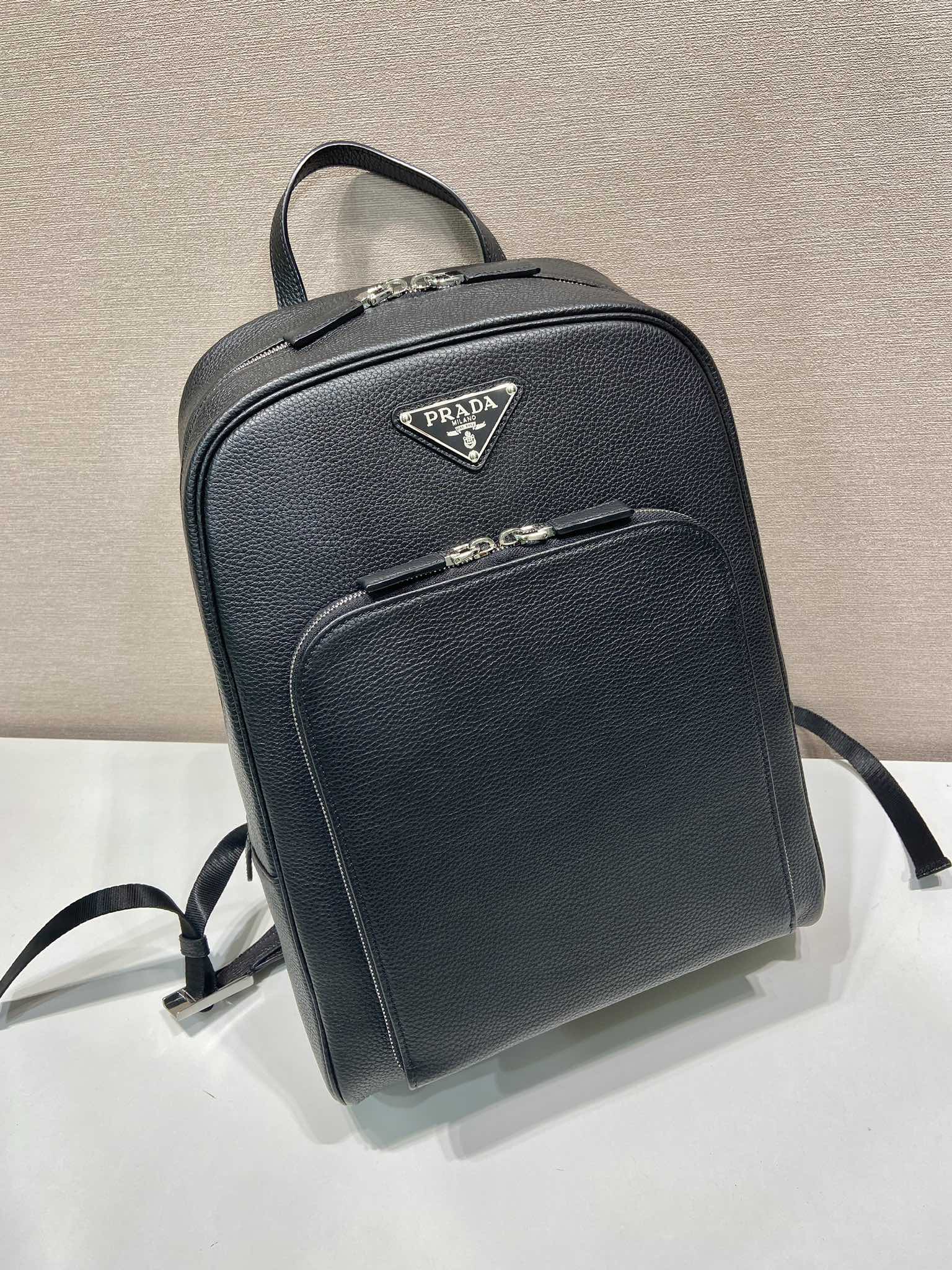 普拉达 PRADA  双肩包 荔枝皮质 黑色 H0-2VZ102_2BBE_F0002