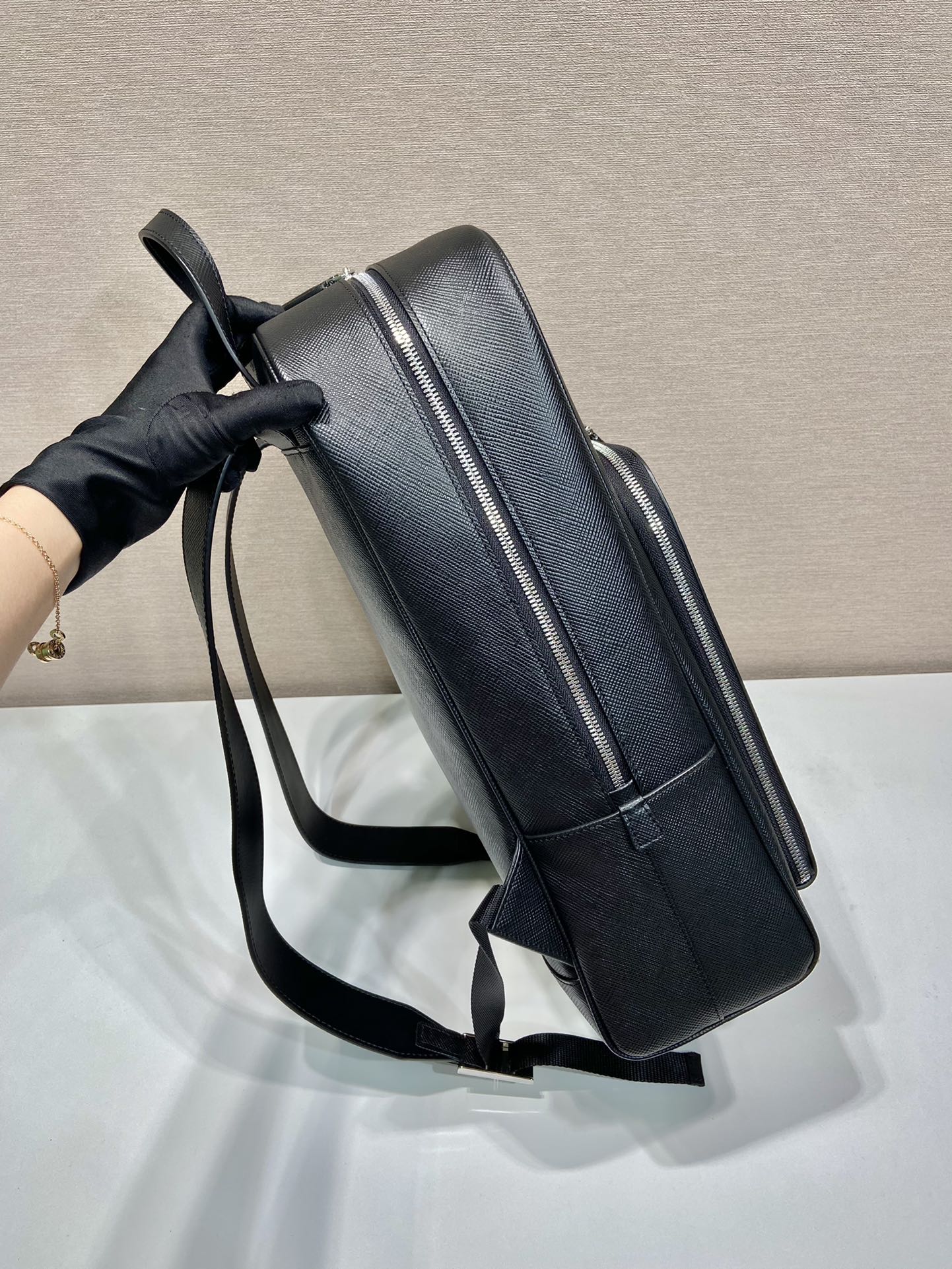 普拉达 PRADA  双肩包 十字纹 皮革 黑色 H0-2VZ102_9Z2_F0002_V_DOO