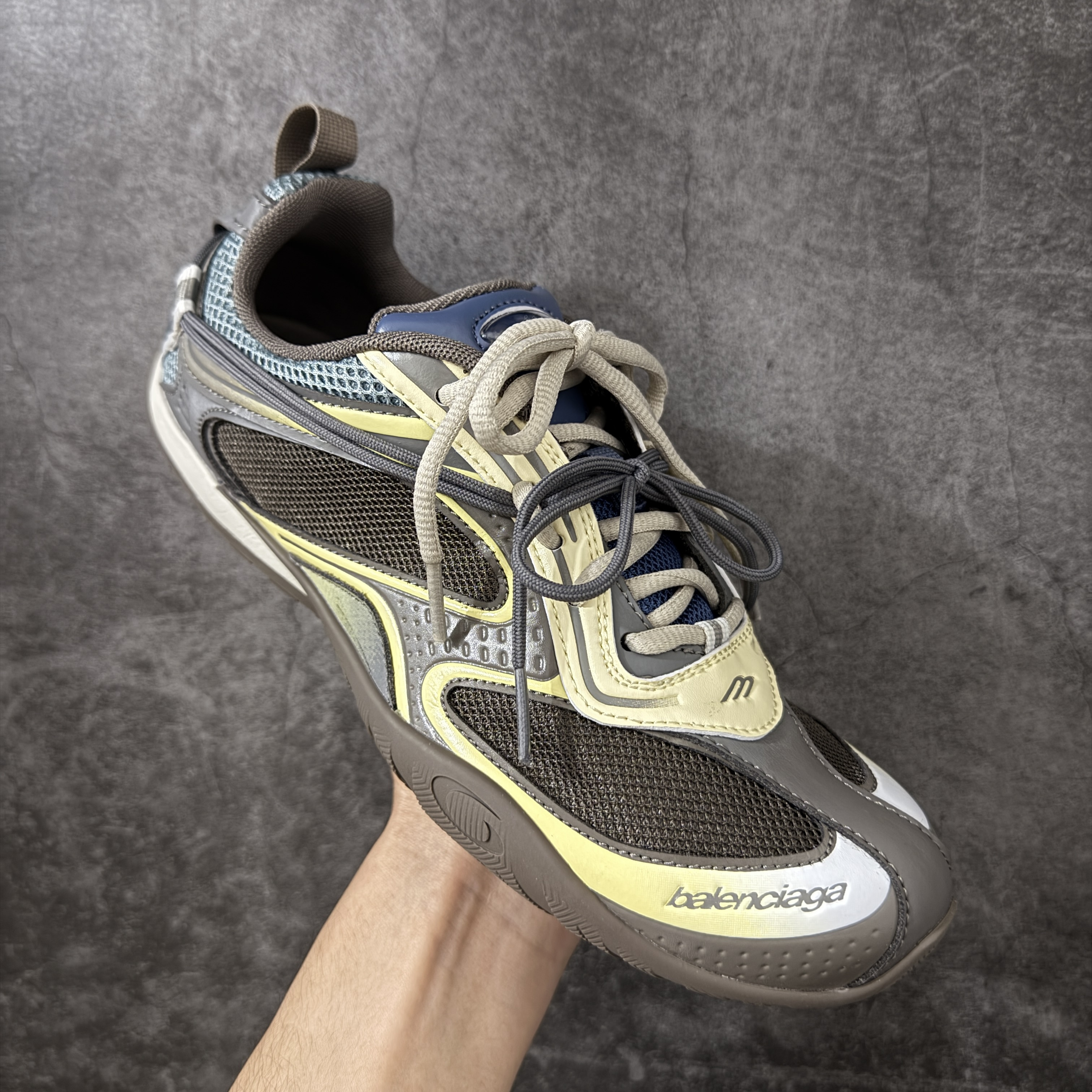 Balenciaga  巴黎世家 Radar 25代 圆头 系带 做旧效果  平底生活休闲鞋 香槟色 C0-865703WSTGL2471