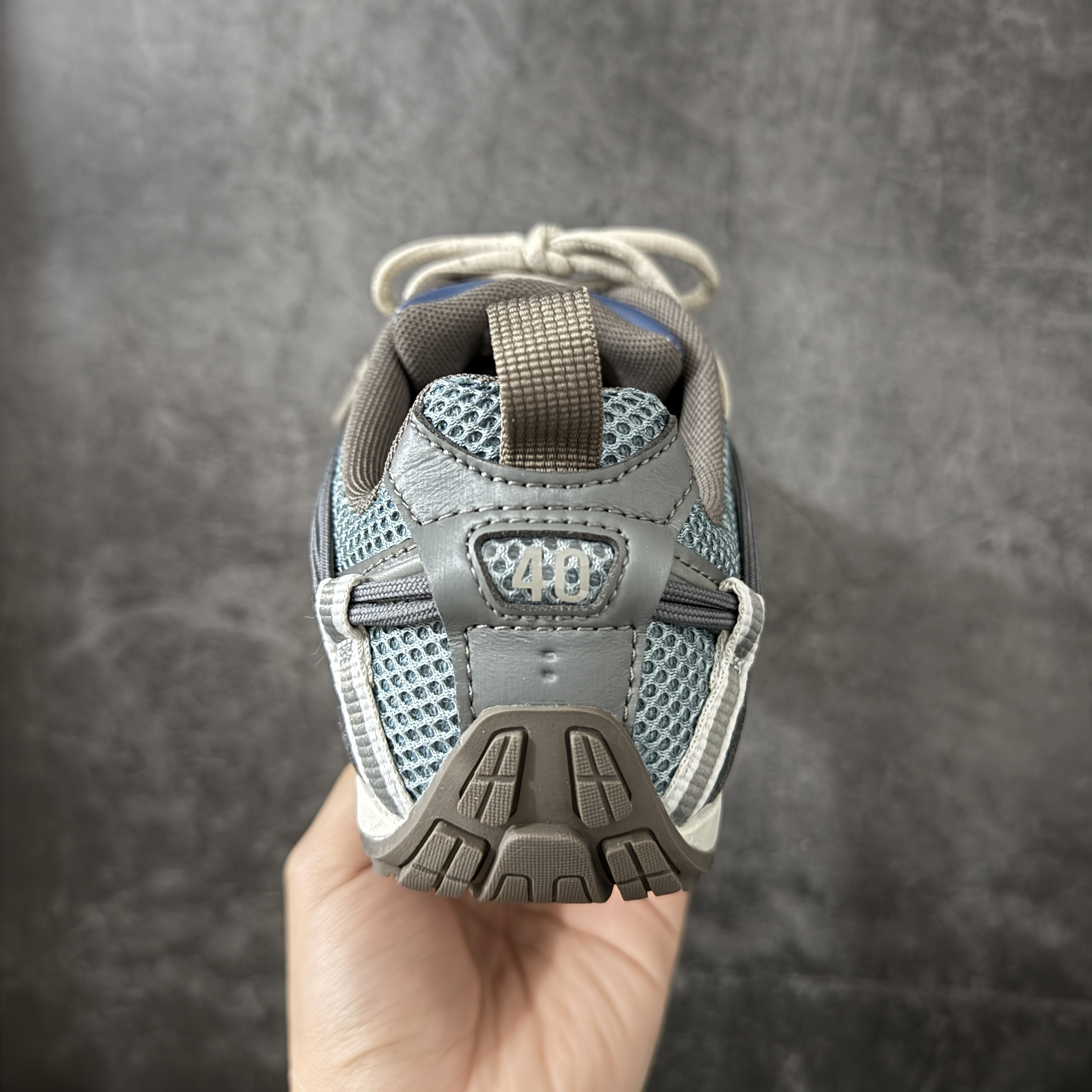 Balenciaga  巴黎世家 Radar 25代 圆头 系带 做旧效果  平底生活休闲鞋 香槟色 C0-865703WSTGL2471