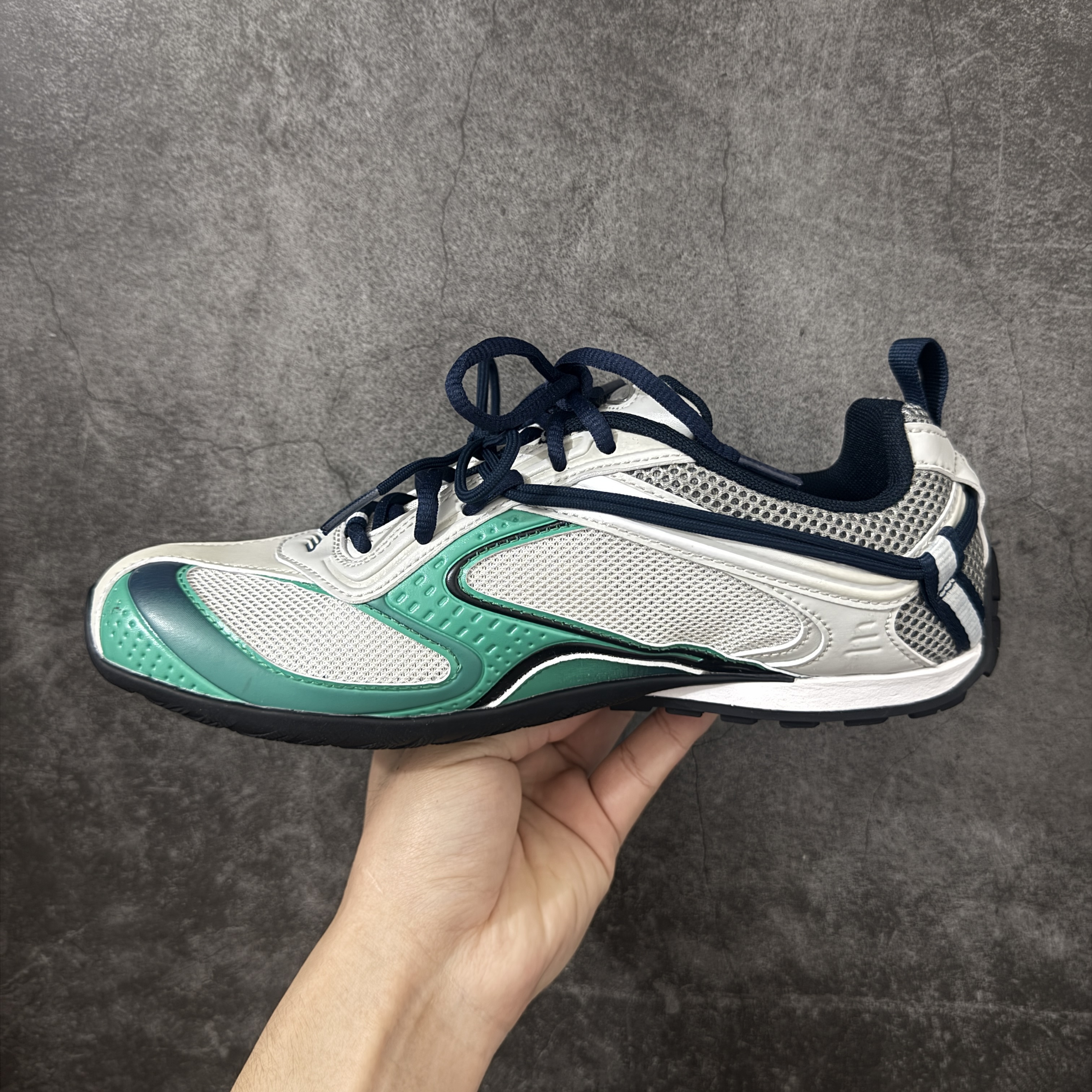 Balenciaga  巴黎世家 Radar 25代 圆头 系带 做旧效果  平底生活休闲鞋 绿色 C0-865703WSTGL1031