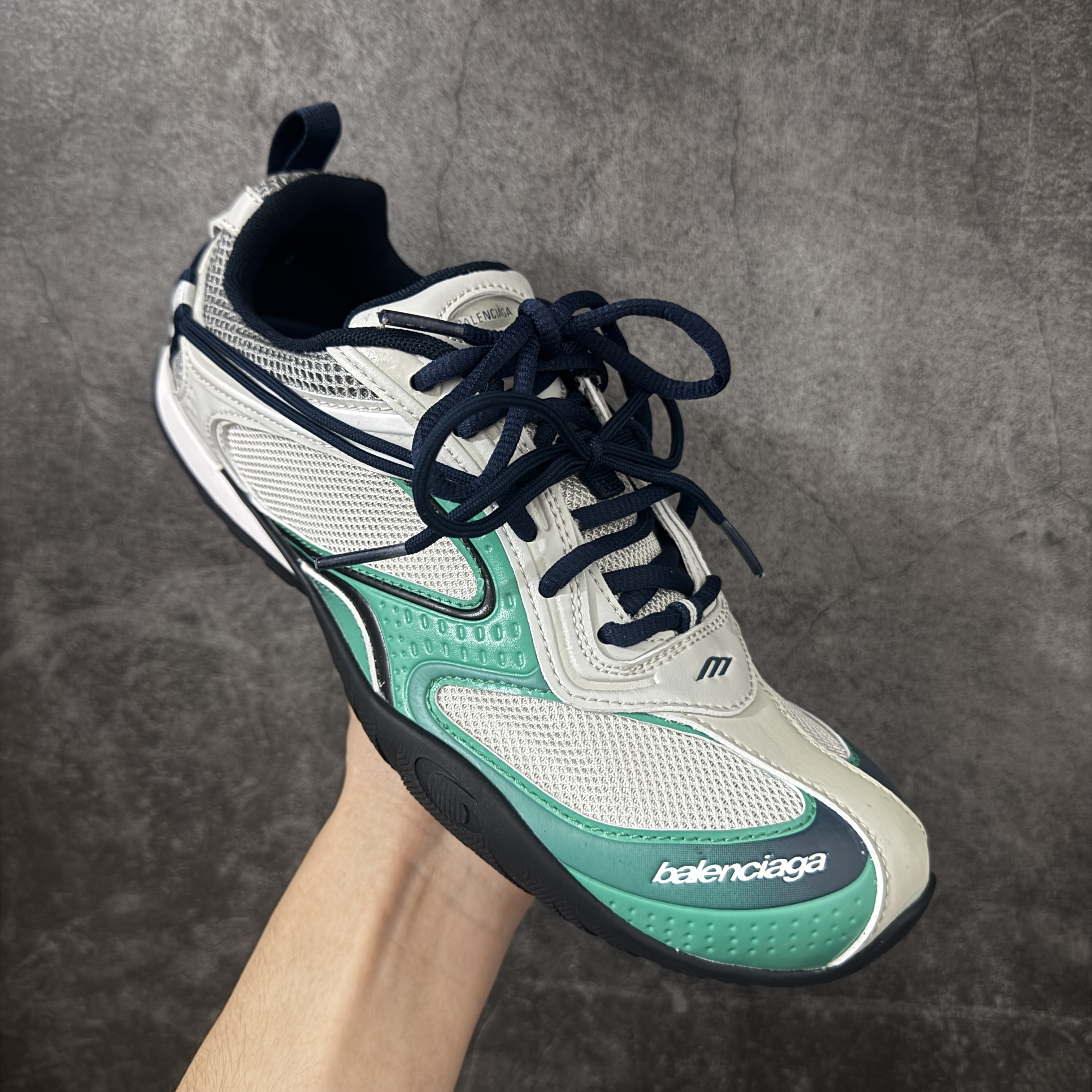 Balenciaga  巴黎世家 Radar 25代 圆头 系带 做旧效果  平底生活休闲鞋 绿色 C0-865703WSTGL1031
