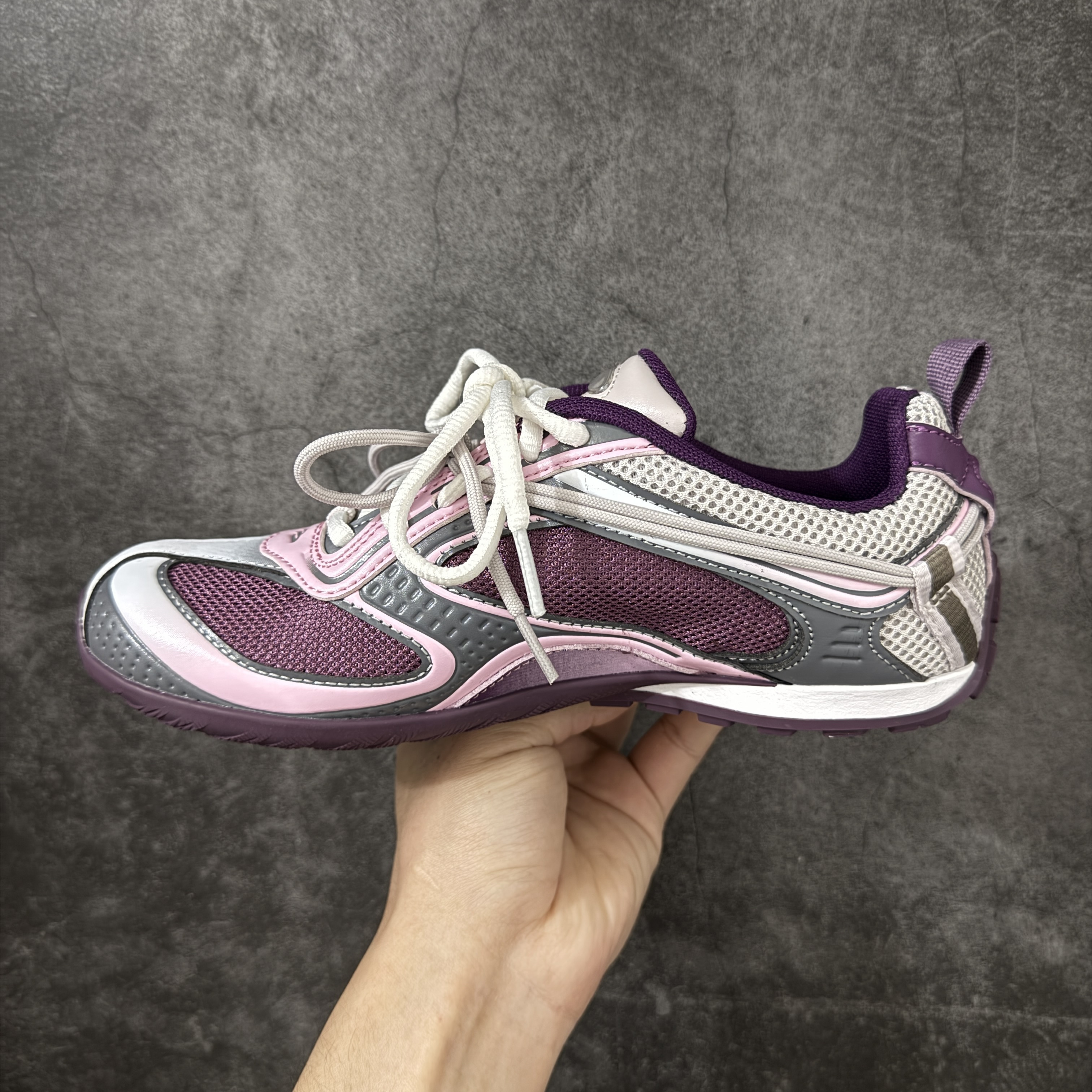 Balenciaga  巴黎世家 Radar 25代 圆头 系带 做旧效果  平底生活休闲鞋 紫色女款 C0-865704WSTGL5159