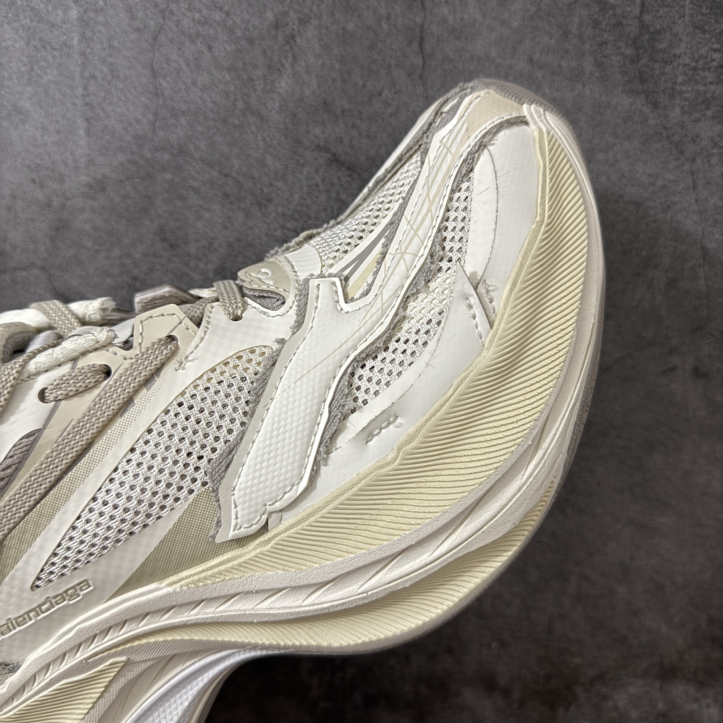Balenciaga  巴黎世家 jET 26代 厚底4CM 老爹 休闲鞋 蛋壳黄 C0-872642WMRTN9191