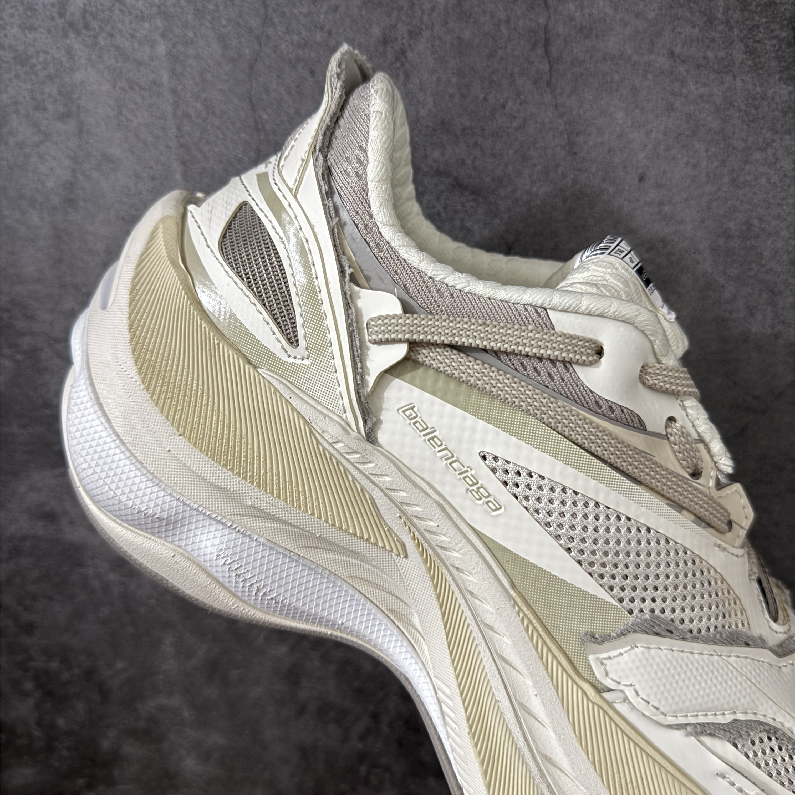 Balenciaga  巴黎世家 jET 26代 厚底4CM 老爹 休闲鞋 蛋壳黄 C0-872642WMRTN9191
