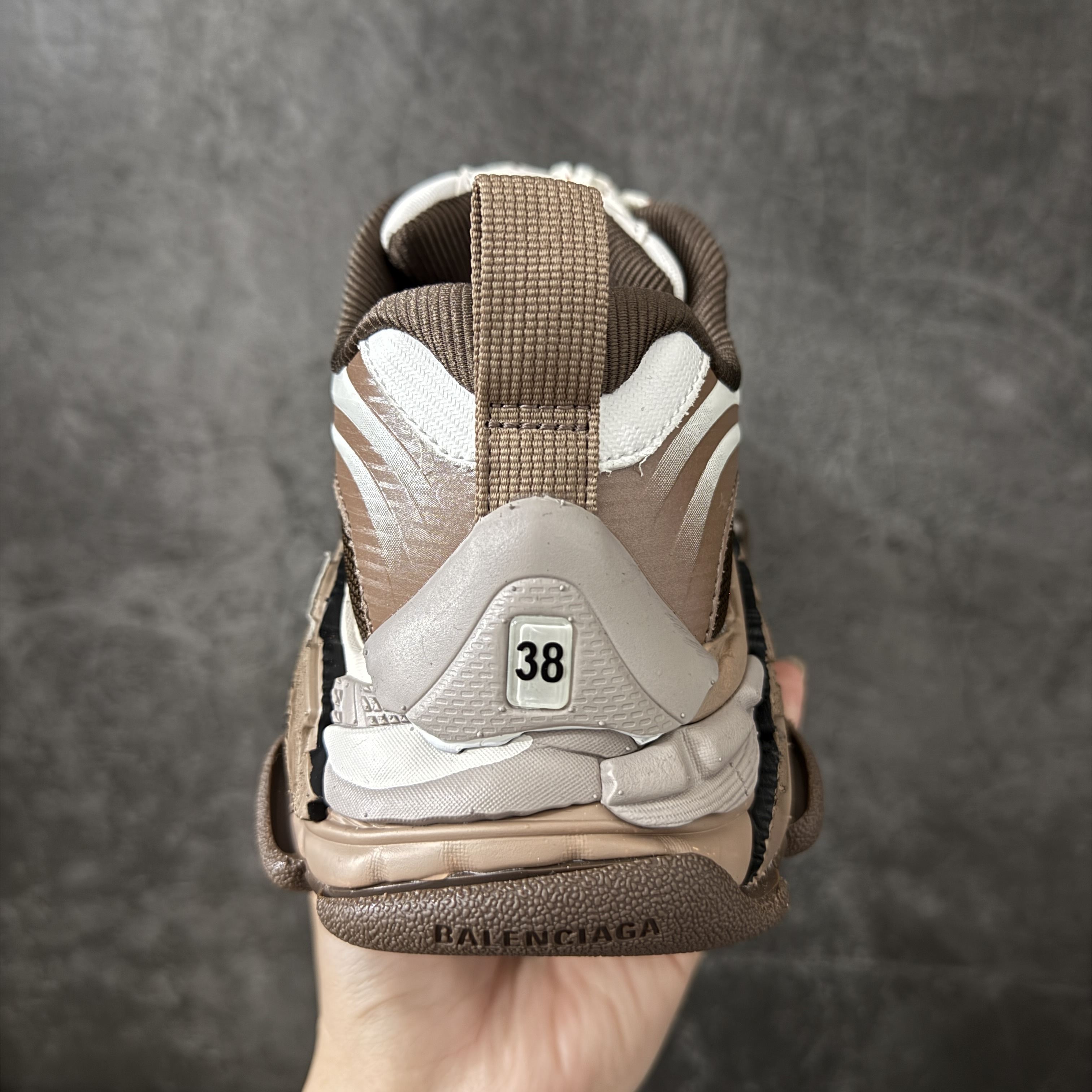 Balenciaga Triple S2 24代 厚底老爹 休闲鞋 棕色 C0-865851WTRS22290
