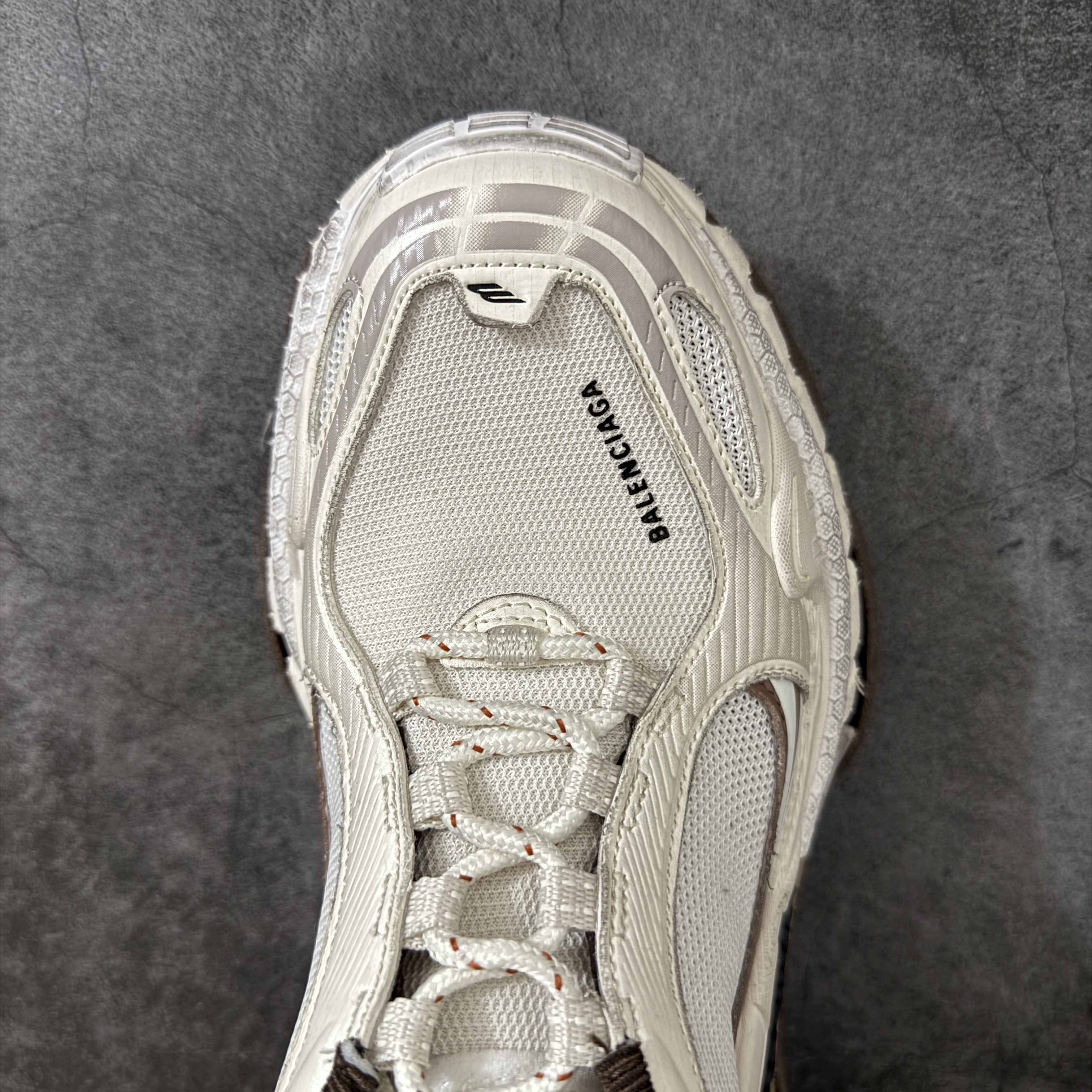 Balenciaga Triple S2 24代 厚底老爹 休闲鞋 棕色 C0-865851WTRS22290