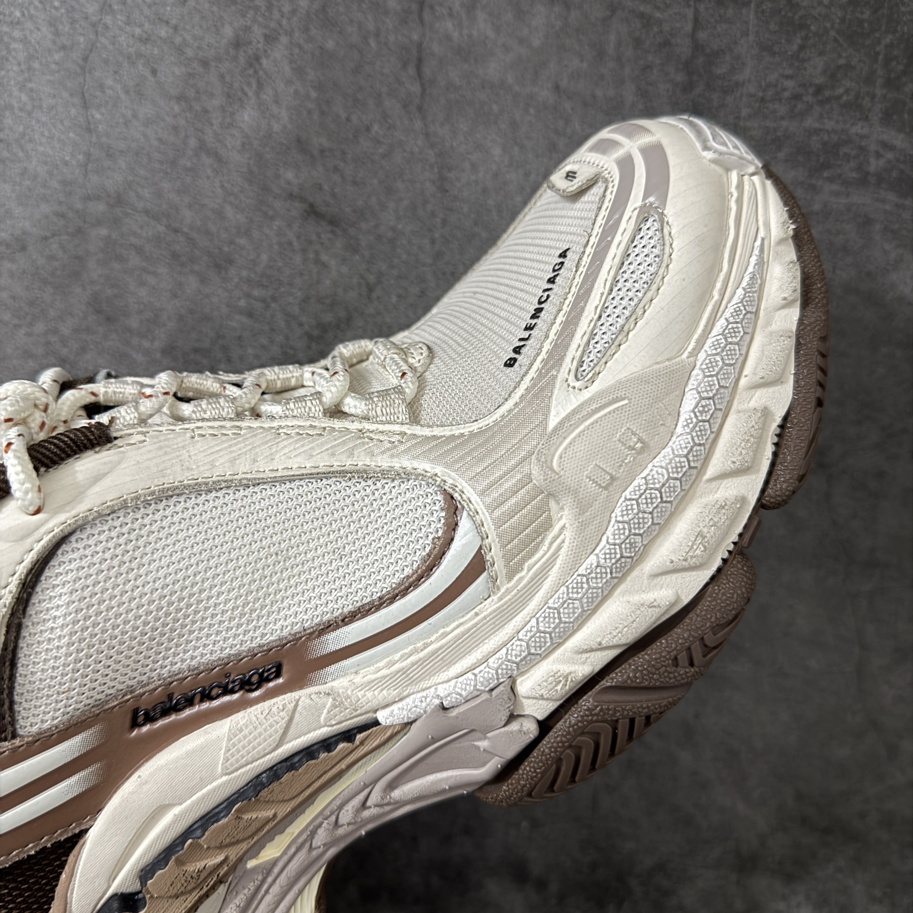 Balenciaga Triple S2 24代 厚底老爹 休闲鞋 棕色 C0-865851WTRS22290