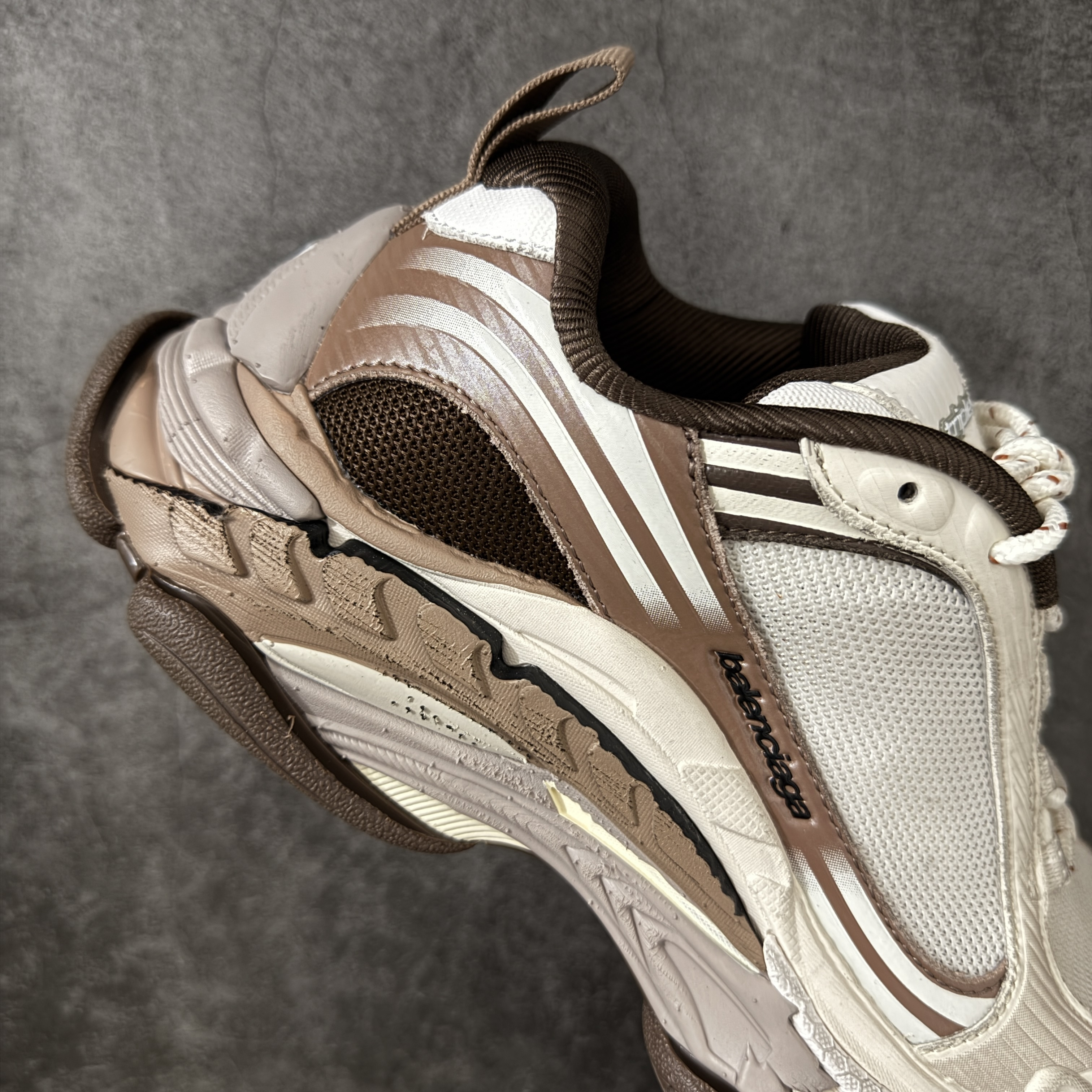 Balenciaga Triple S2 24代 厚底老爹 休闲鞋 棕色 C0-865851WTRS22290