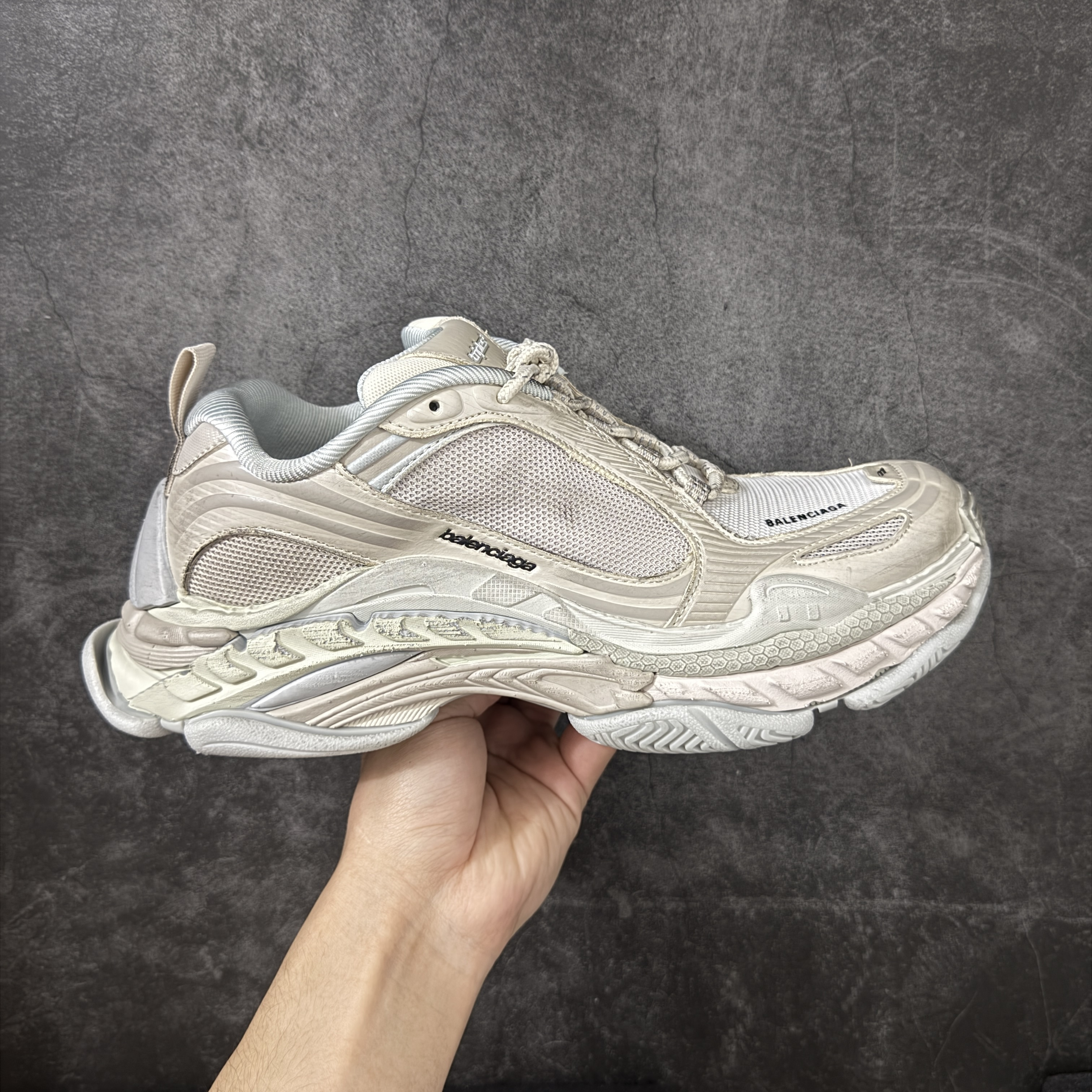 Balenciaga Triple S2 24代 厚底老爹 休闲鞋 米色 C0-865849WTRS29191