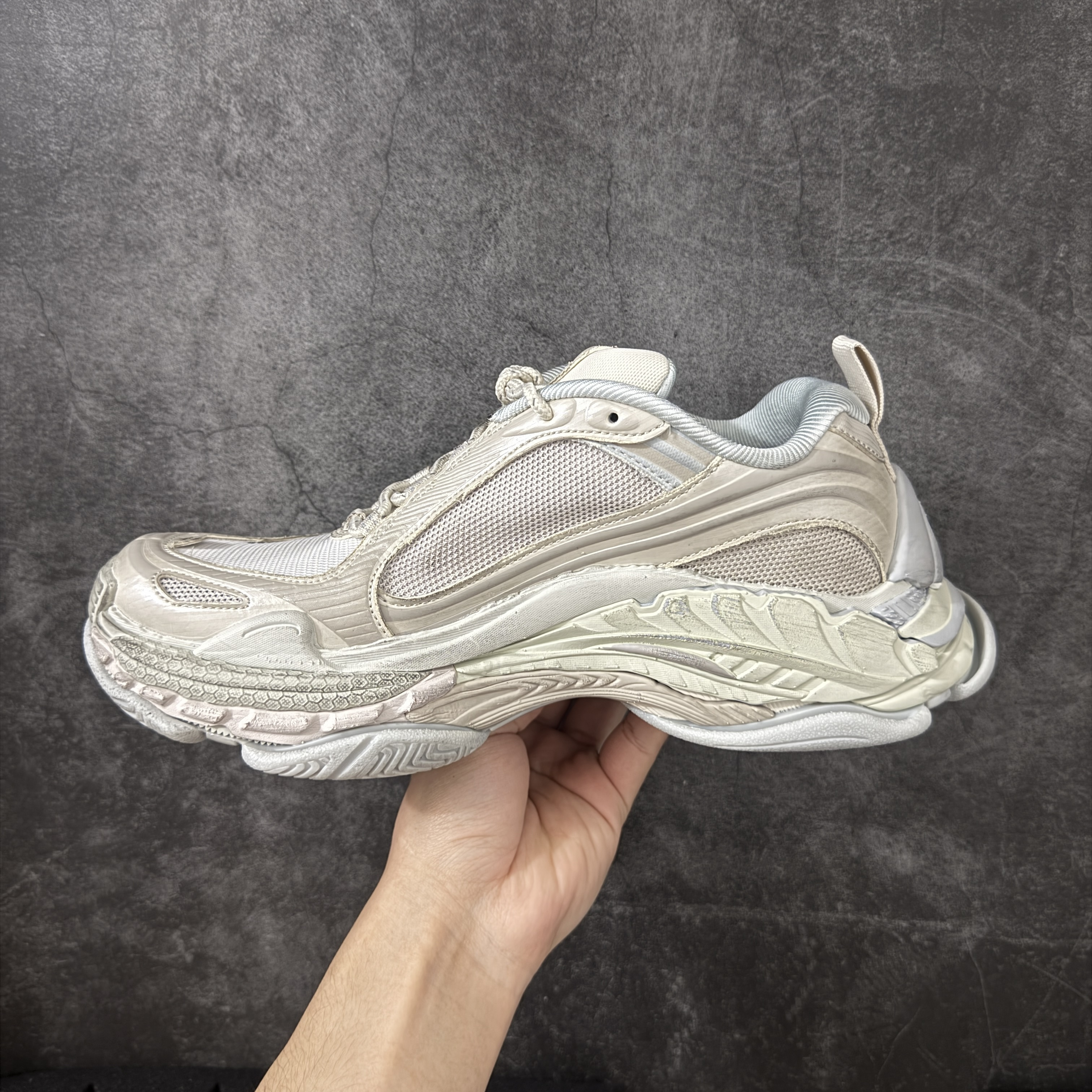 Balenciaga Triple S2 24代 厚底老爹 休闲鞋 米色 C0-865849WTRS29191