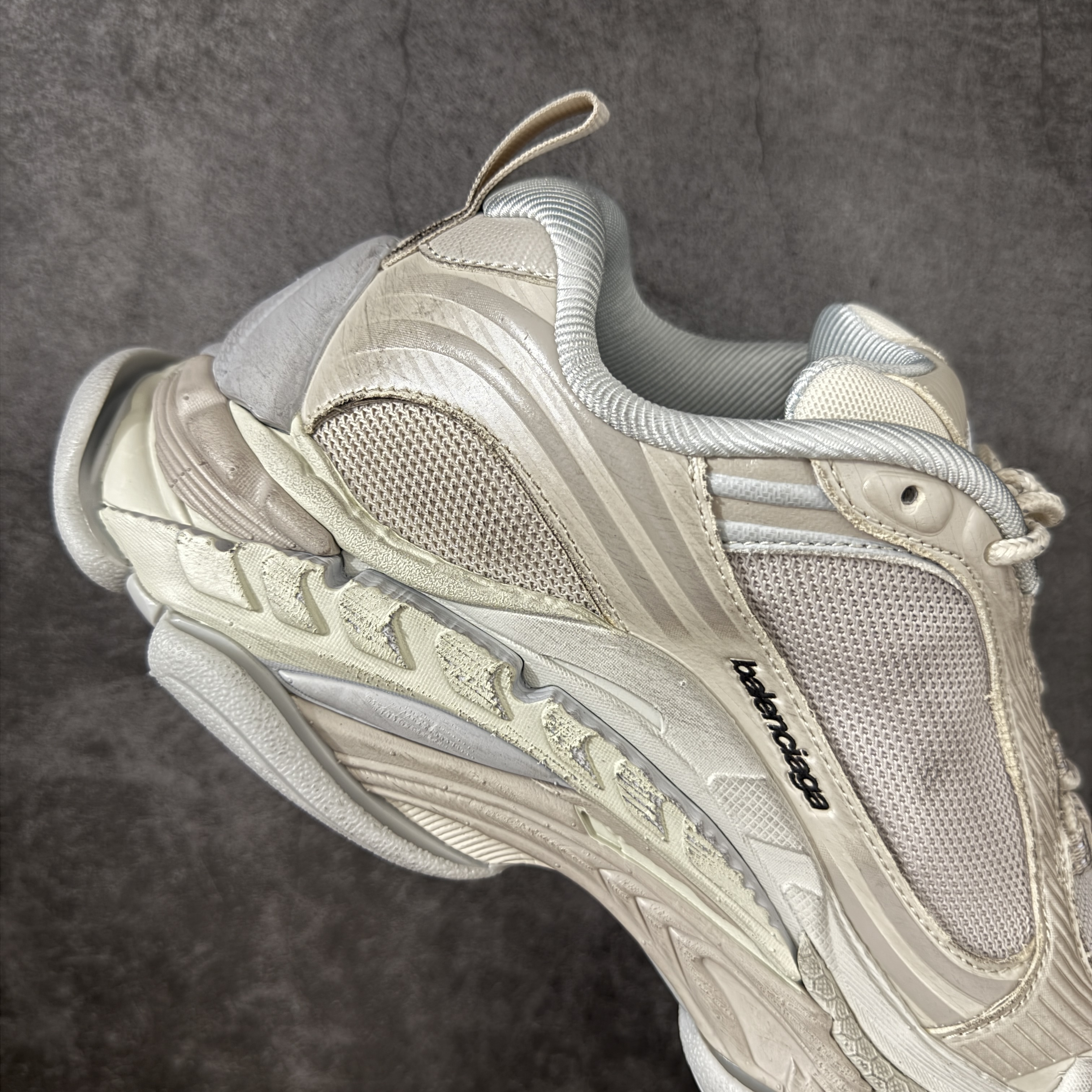 Balenciaga Triple S2 24代 厚底老爹 休闲鞋 米色 C0-865849WTRS29191