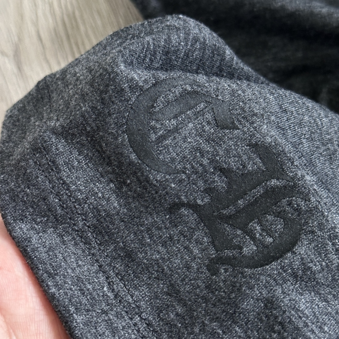 Chrome Hearts CH 女款 克罗心V领修身  短袖 T恤 藤蔓十字架  深灰色