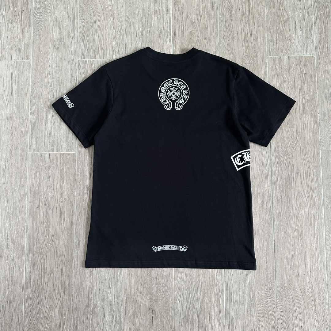 Chrome Hearts CH 克罗心  圆领短袖 T恤 侧面卷轴梵文 后背马蹄 A0 白色 黑色