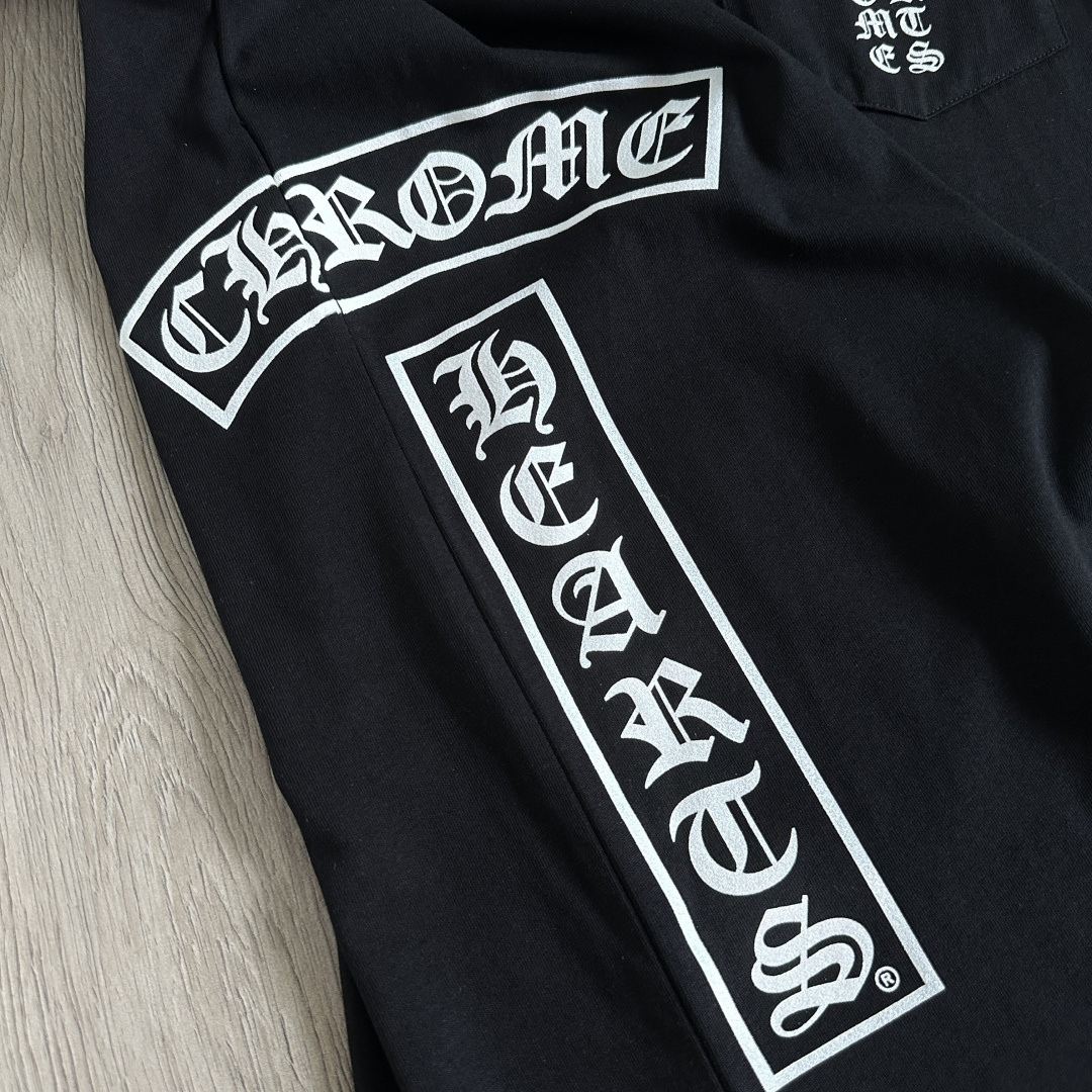 Chrome Hearts CH 克罗心  圆领短袖 T恤 侧面卷轴梵文 后背马蹄 A0 白色 黑色