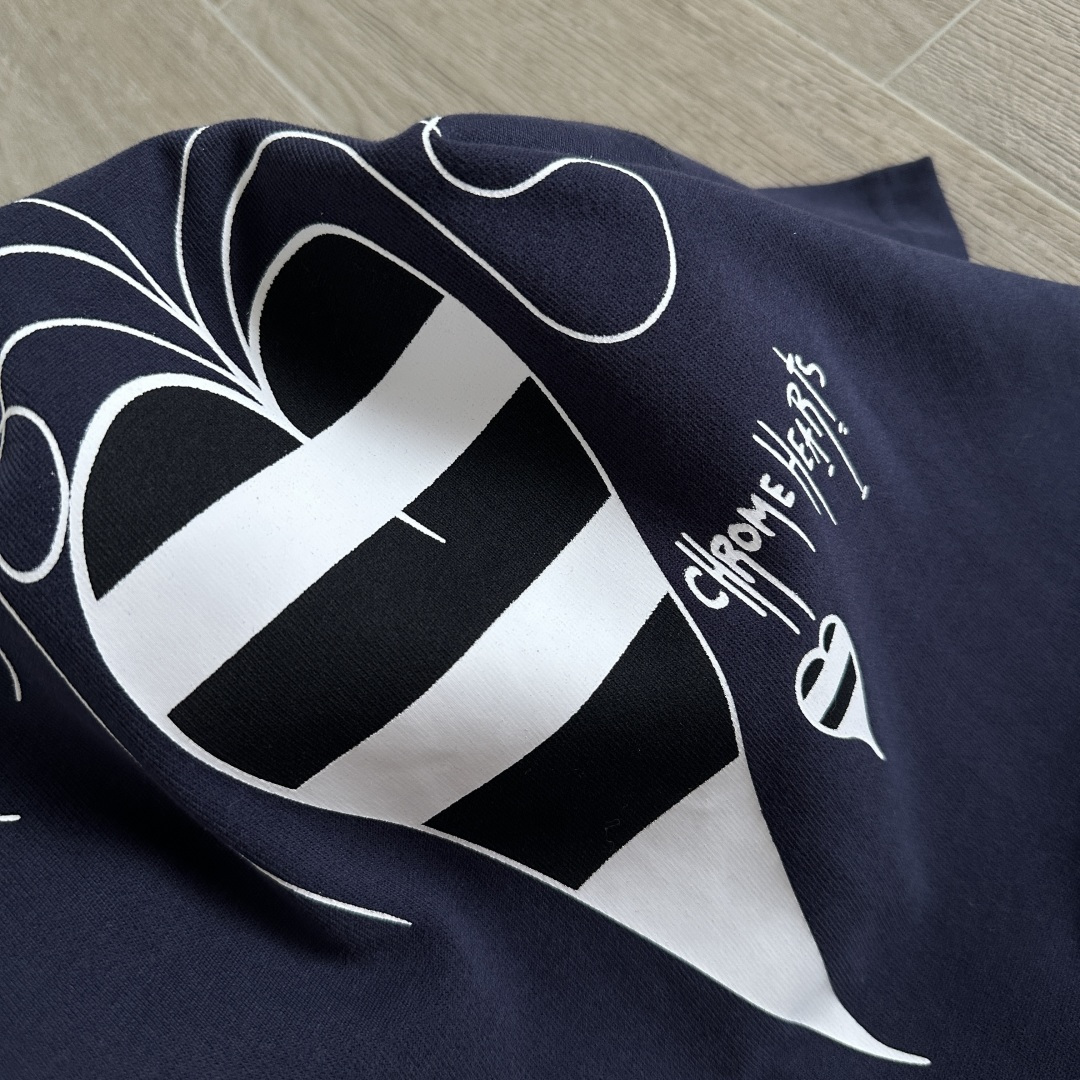 Chrome Hearts CH 女款 克罗心V领修身  短袖 T恤 藤蔓十字架  深灰色