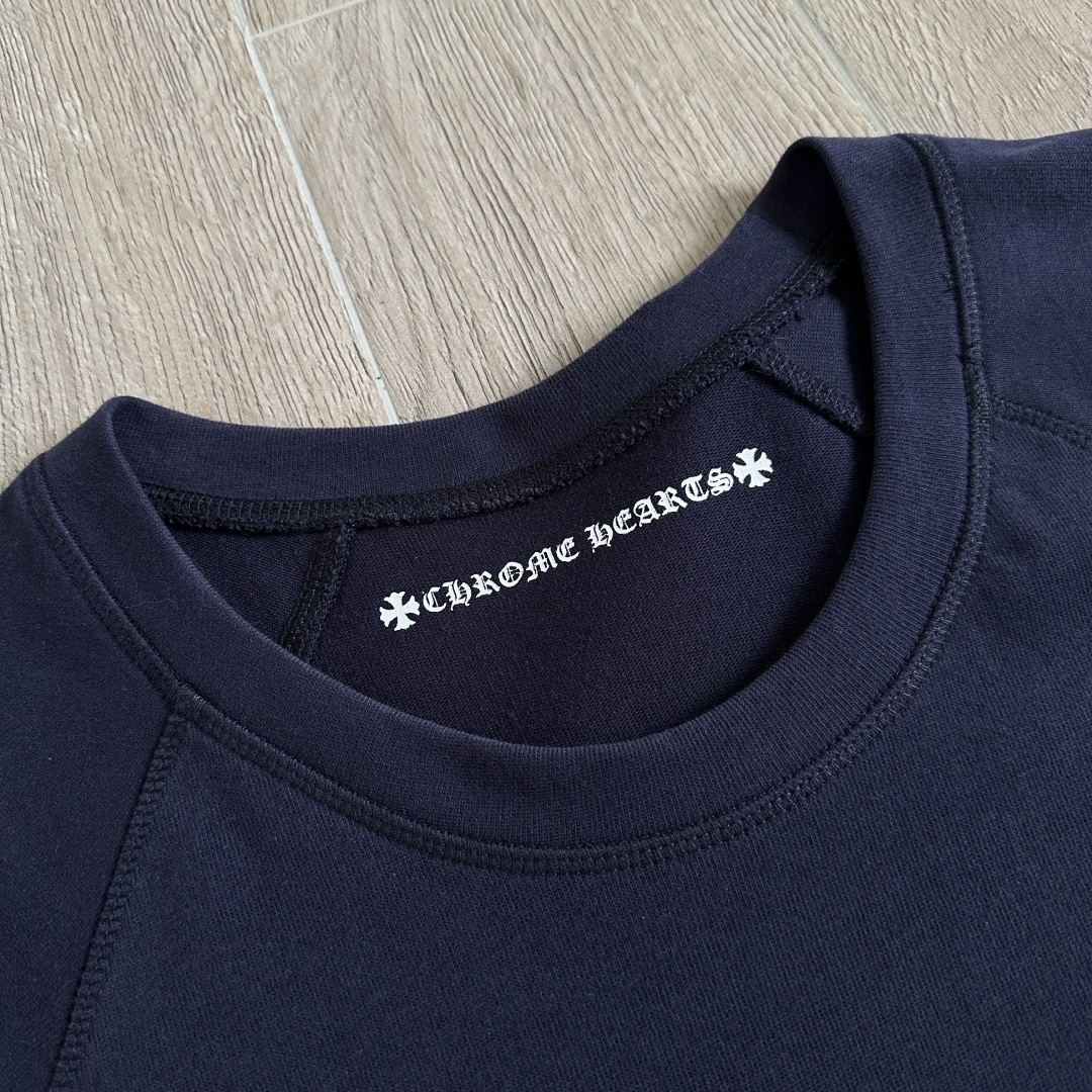 Chrome Hearts CH 女款 克罗心V领修身  短袖 T恤 藤蔓十字架  深灰色