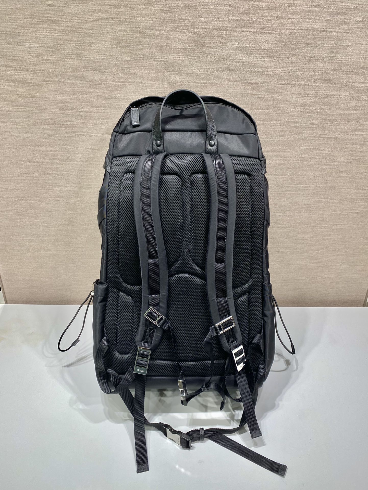 普拉达 PRADA  Re-Nylon 双肩包 尼龙 黑色 H0-2VZ090_2DMG_F0002_V_OOO