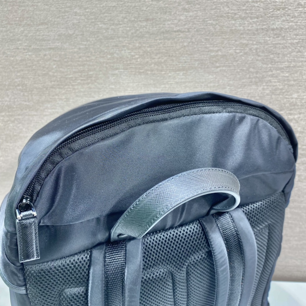 普拉达 PRADA  Re-Nylon 双肩包 尼龙 黑色 H0-2VZ090_2DMG_F0002_V_OOO