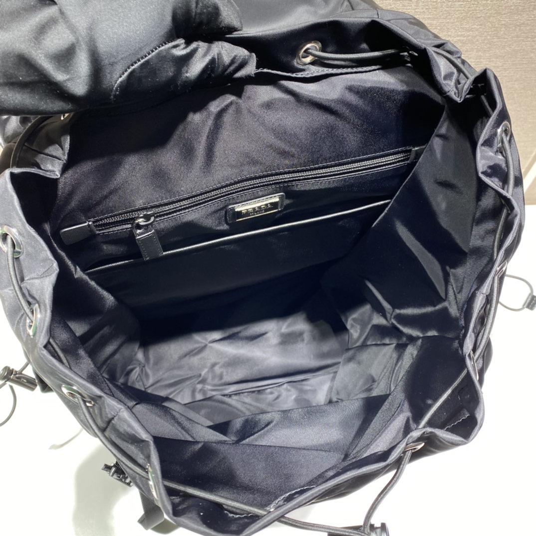 普拉达 PRADA  Re-Nylon 双肩包 尼龙 黑色 H0-2VZ090_2DMG_F0002_V_OOO