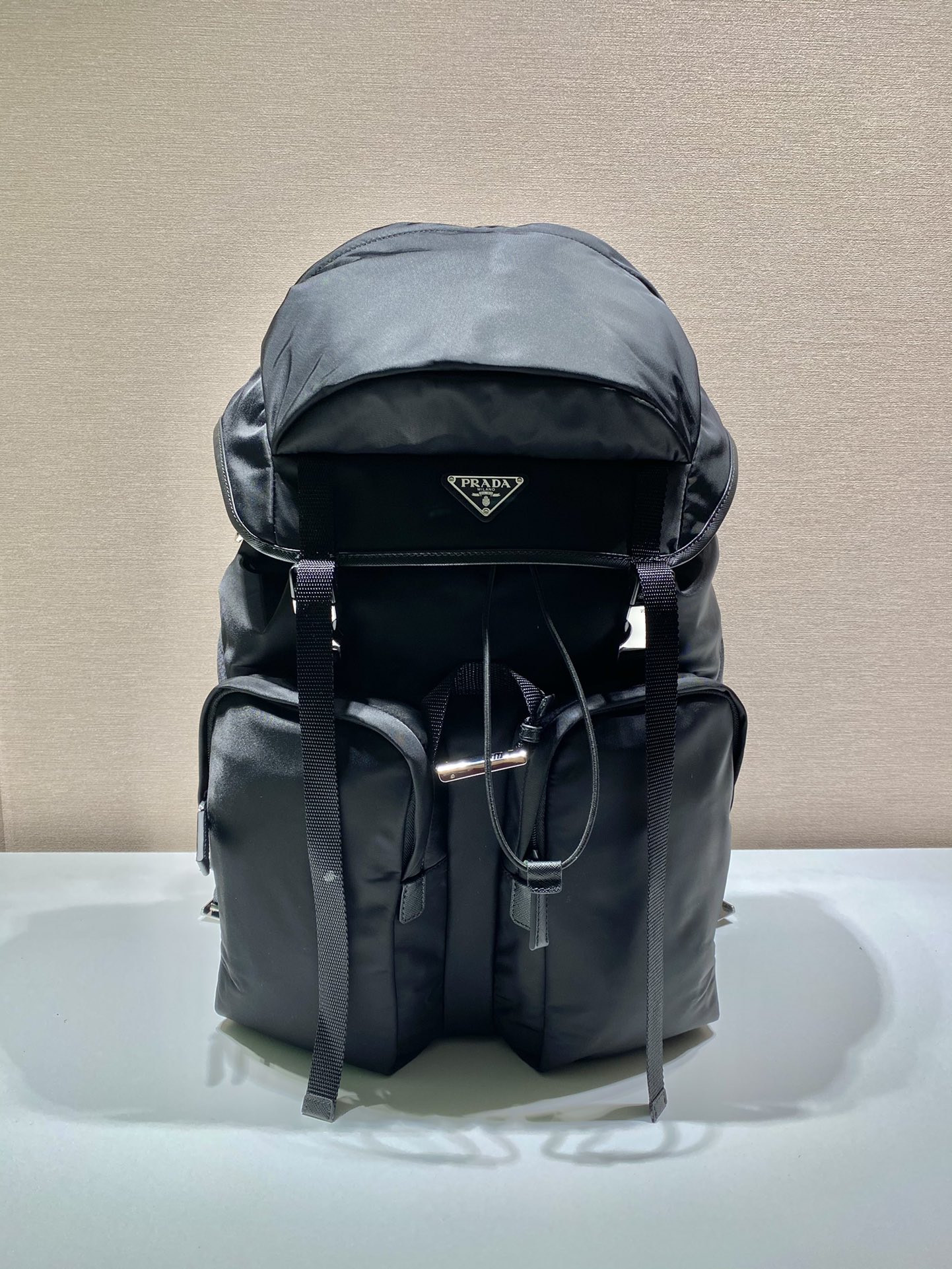 普拉达 PRADA  Re-Nylon 双肩包 尼龙 黑色 H0-2VZ019-2DMG-F0002-V-OOL