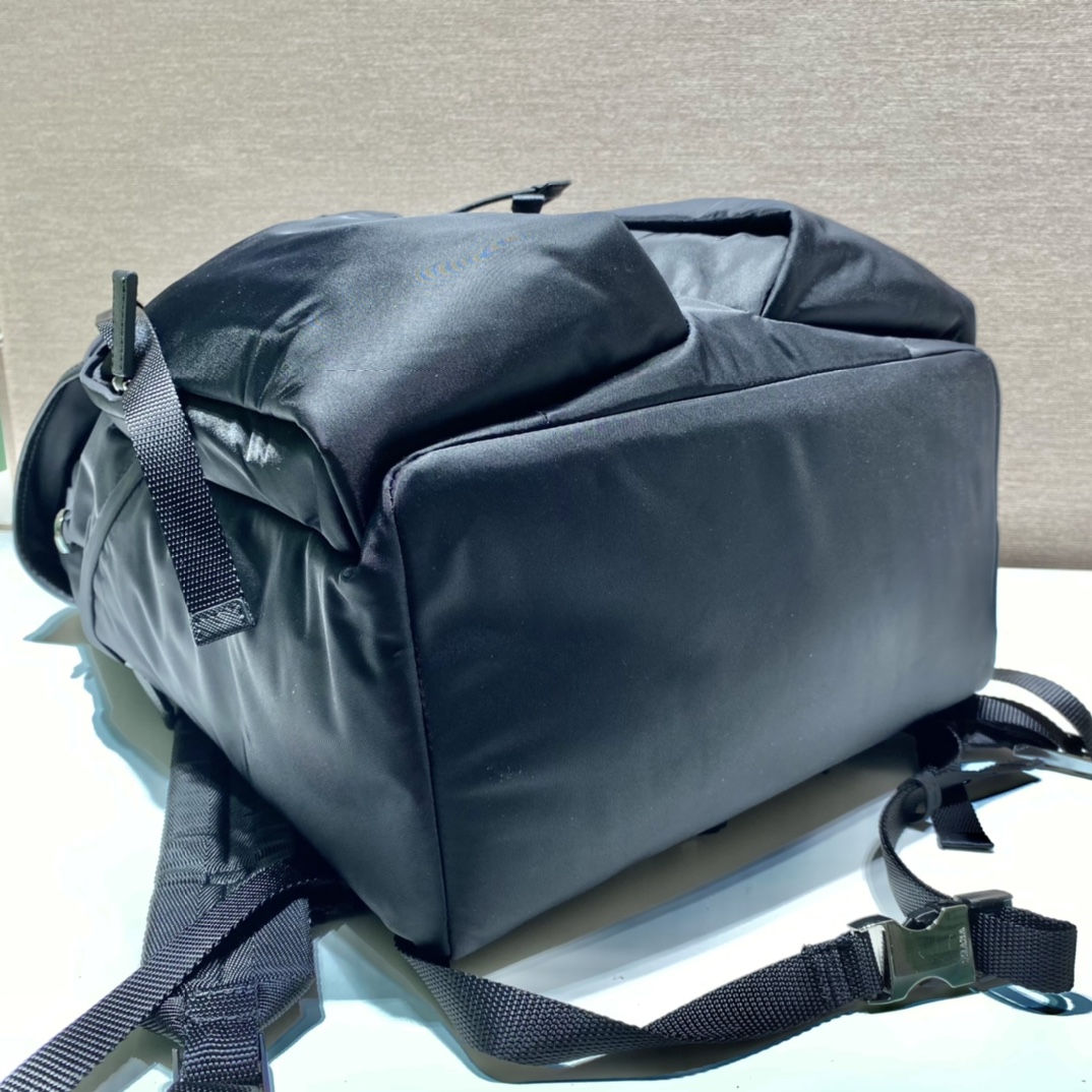 普拉达 PRADA  Re-Nylon 双肩包 尼龙 黑色 H0-2VZ019-2DMG-F0002-V-OOL