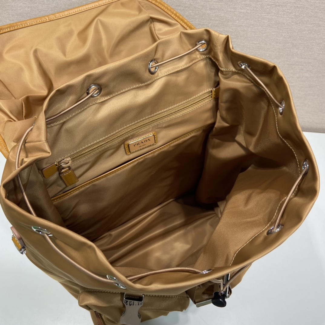 普拉达 PRADA  Re-Nylon 双肩包 尼龙 焦糖色 H0-2VZ019 