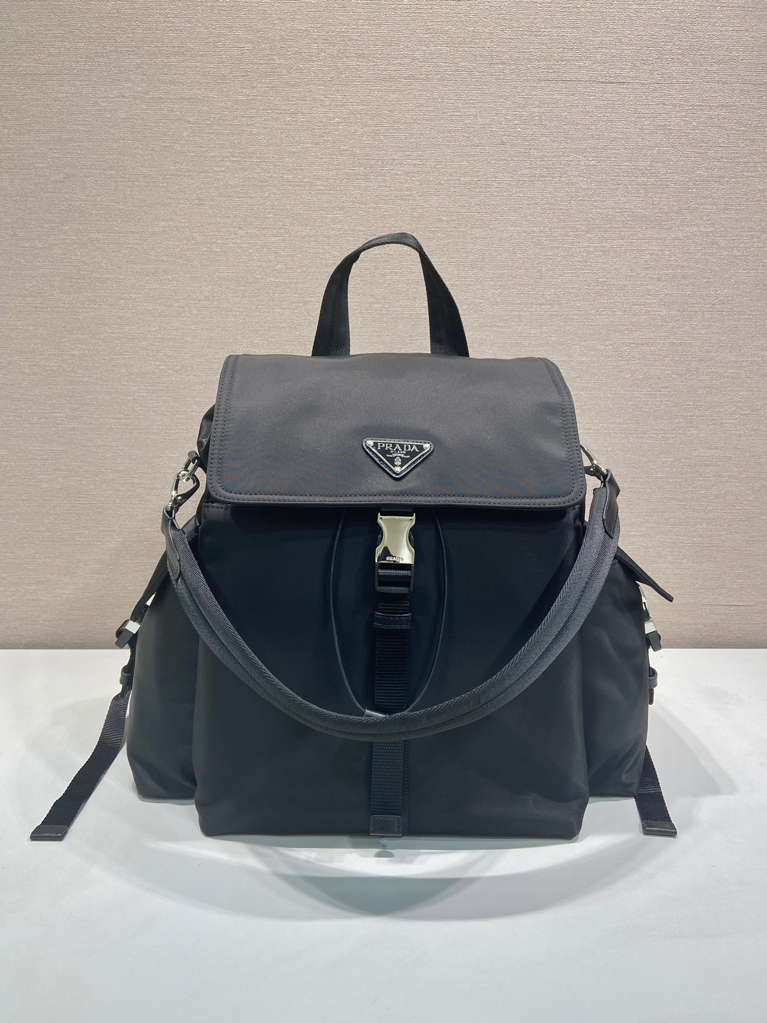普拉达 PRADA  Explore  双肩包 尼龙 黑色 尼龙  H0-2VZ118_2DW3_F0002