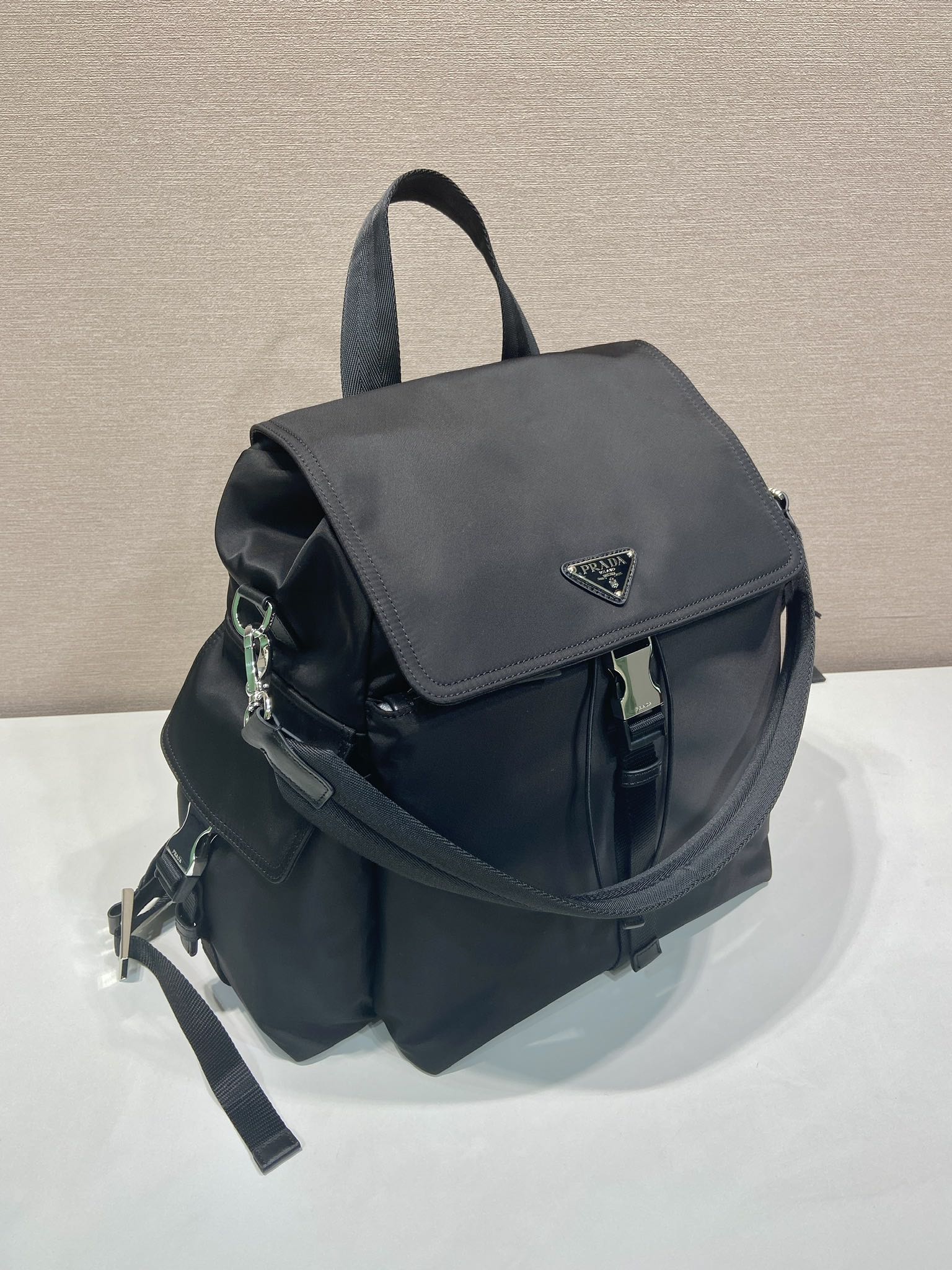普拉达 PRADA  Explore  双肩包 尼龙 黑色 尼龙  H0-2VZ118_2DW3_F0002