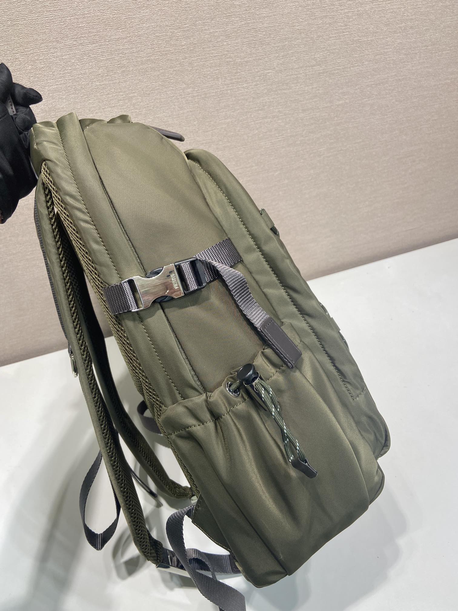 普拉达 PRADA Re-Nylon 双肩包 尼龙 绿色 尼龙  H0-2VZ122_2DMG_F0334