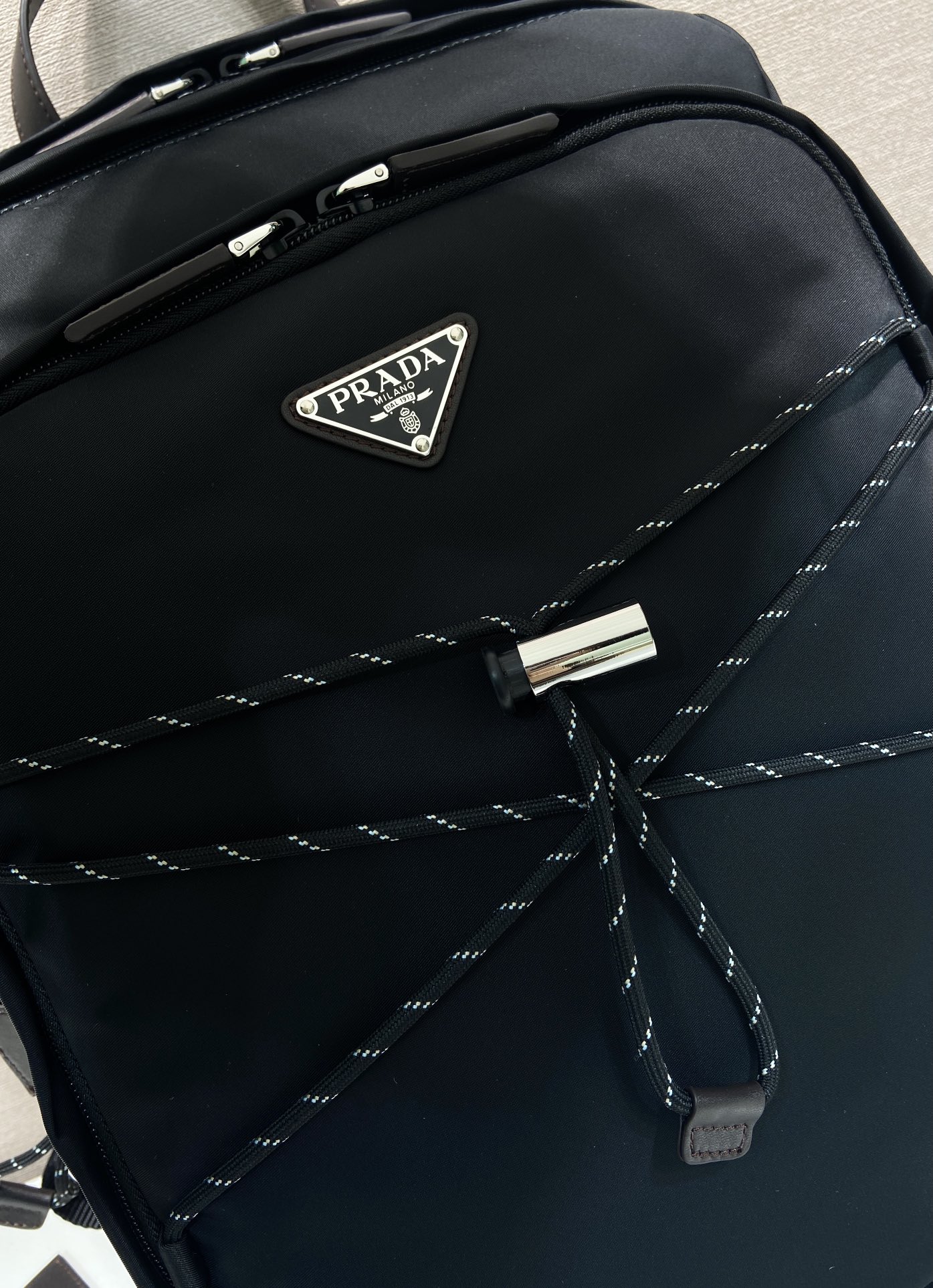普拉达 PRADA Re-Nylon 双肩包 尼龙 黑色 尼龙  H0-2VZ122_2DMG_F0002