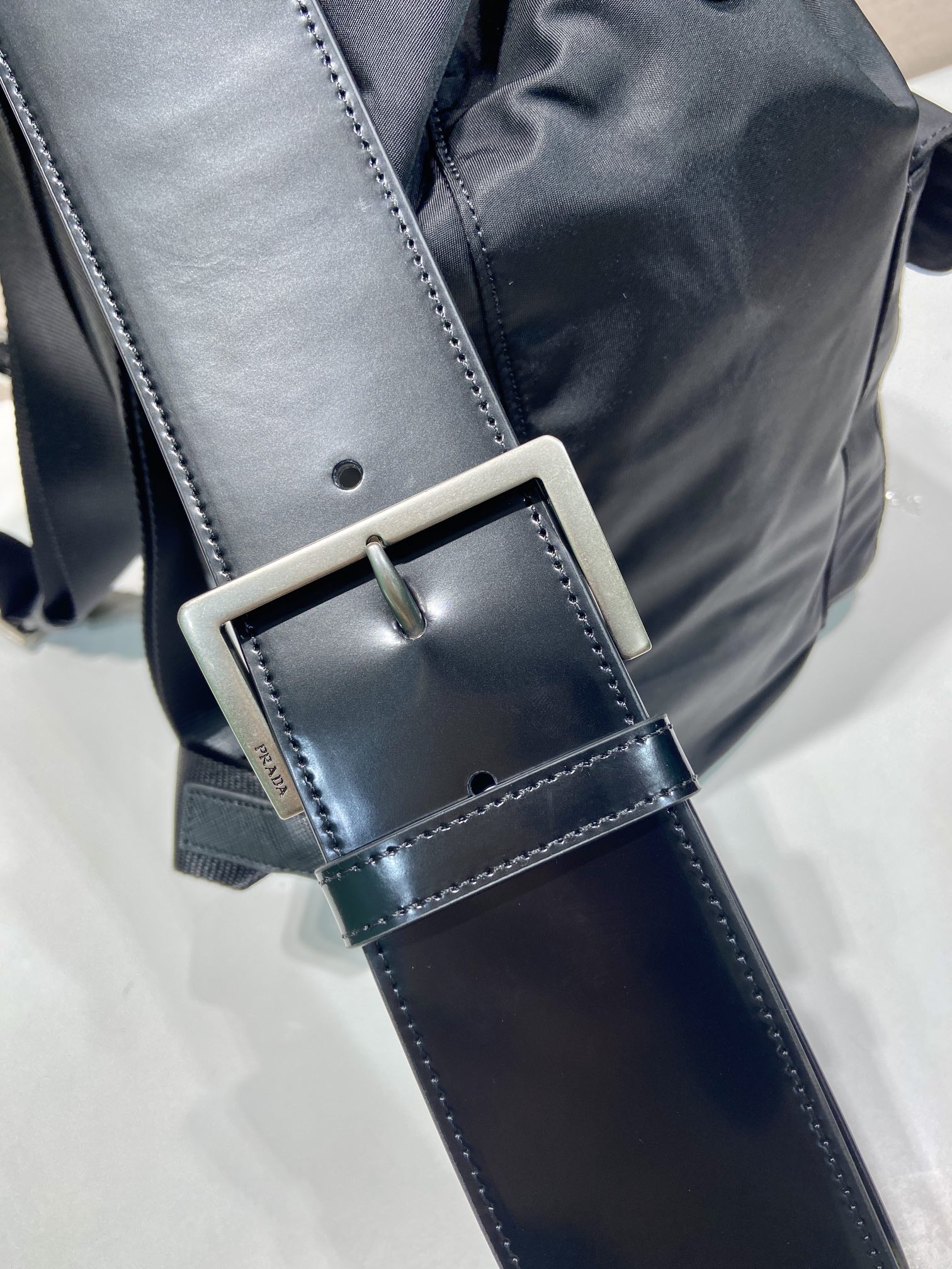 普拉达 PRADA  Re-Nylon 双肩包 黑色 尼龙  H0-2VZ110 