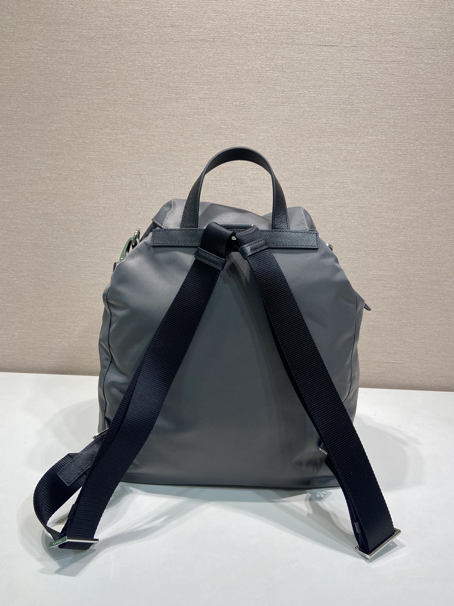 普拉达 PRADA  Re-Nylon 双肩包  灰色 尼龙 H0-2VZ110_2C26_F0048_V_MMO