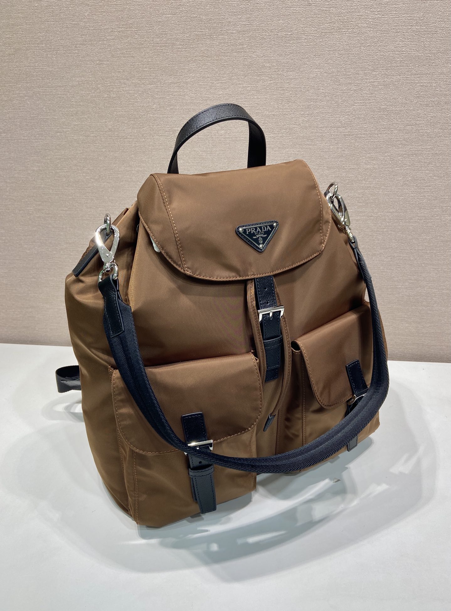 普拉达 PRADA  Re-Nylon 双肩包  褐色 尼龙 H0-2VZ110 