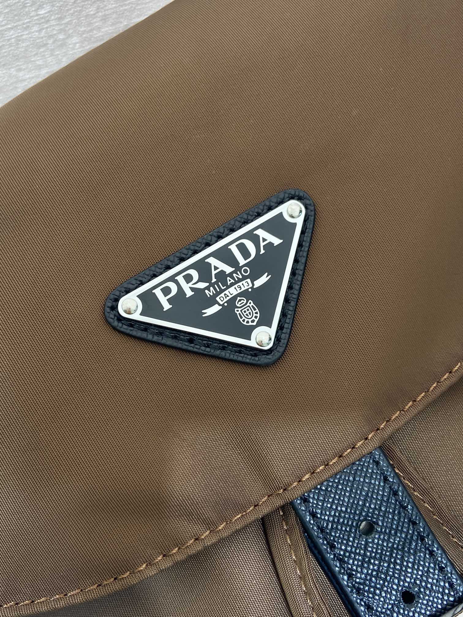 普拉达 PRADA  Re-Nylon 双肩包  褐色 尼龙 H0-2VZ110 