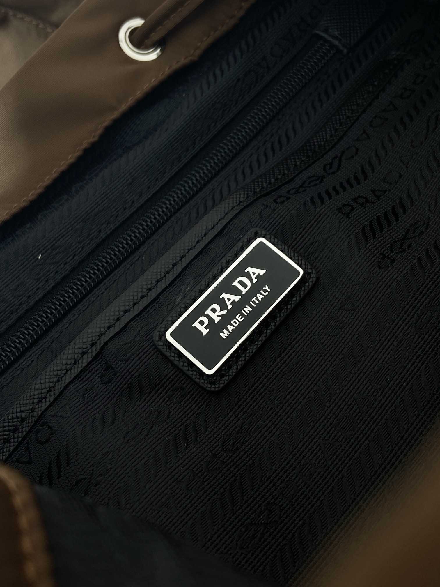 普拉达 PRADA  Re-Nylon 双肩包  褐色 尼龙 H0-2VZ110 