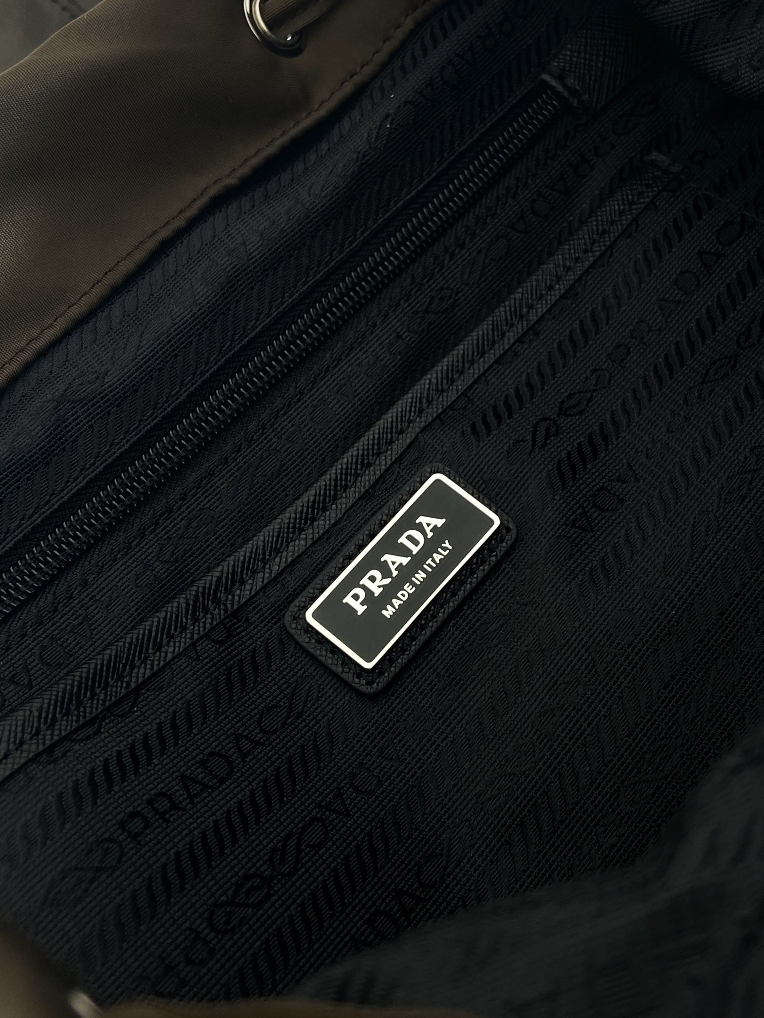 普拉达 PRADA  Re-Nylon 双肩包  棕色 尼龙 H0-2VZ110_2C26_F0038_V_MMO
