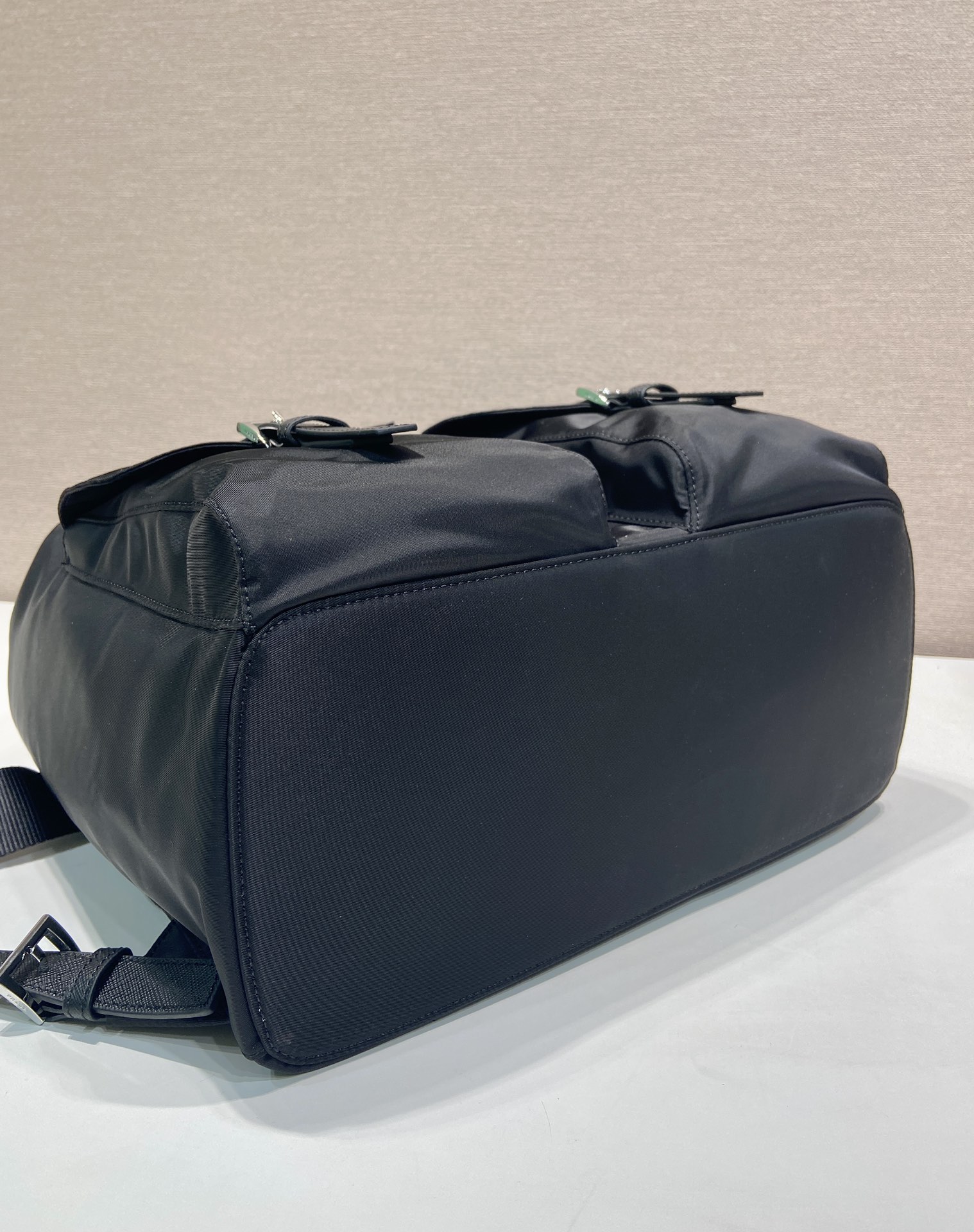 普拉达 PRADA  Re-Nylon 双肩包  黑色 尼龙 H0-2VZ110_2C26_F0002_V_MMO
