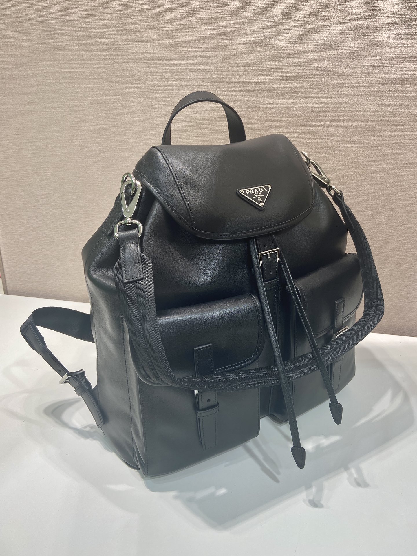 普拉达 PRADA   双肩包  黑色 小牛皮  J0-2VZ110_2HE5_F0002