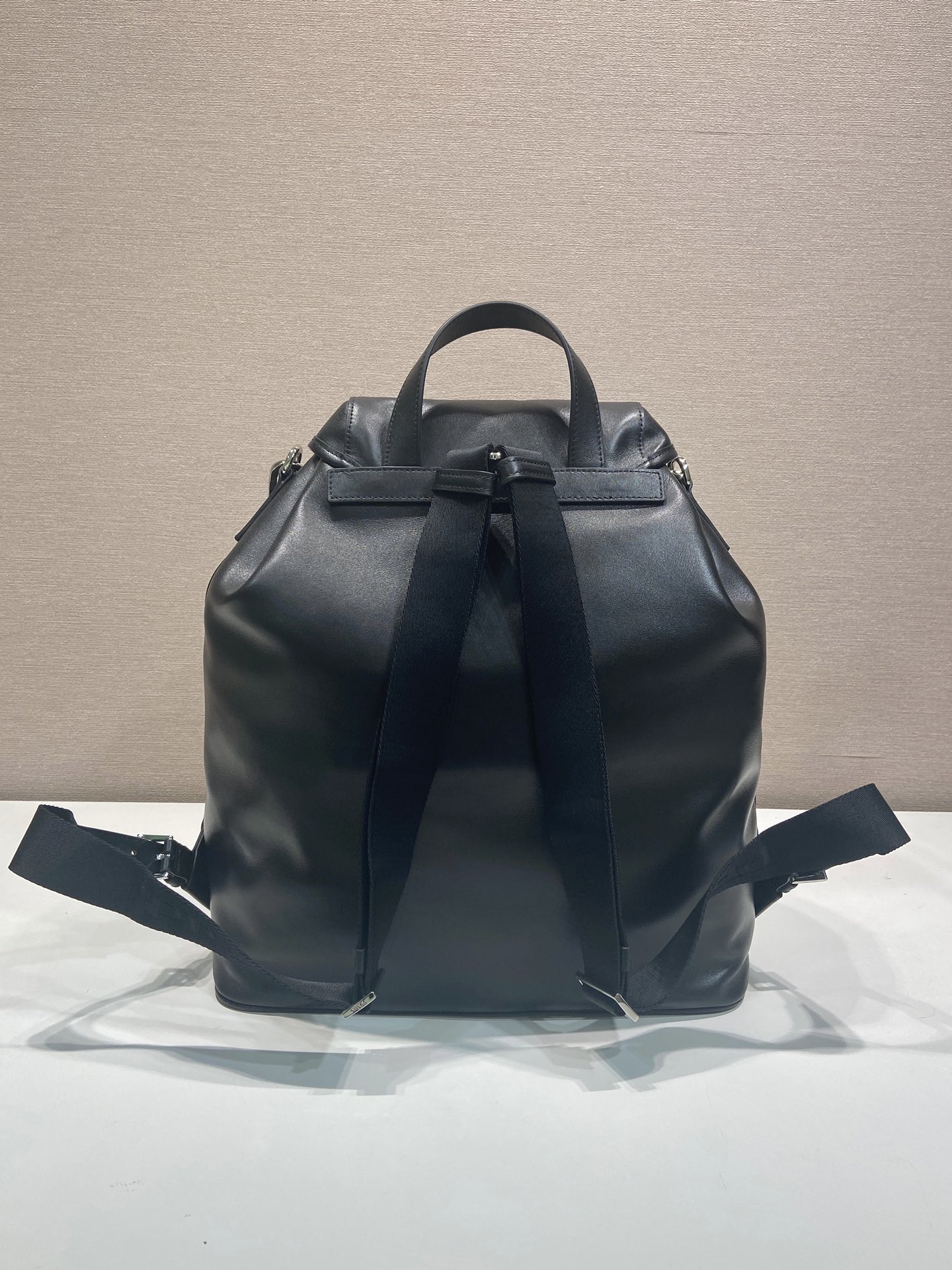 普拉达 PRADA   双肩包  黑色 小牛皮  J0-2VZ110_2HE5_F0002