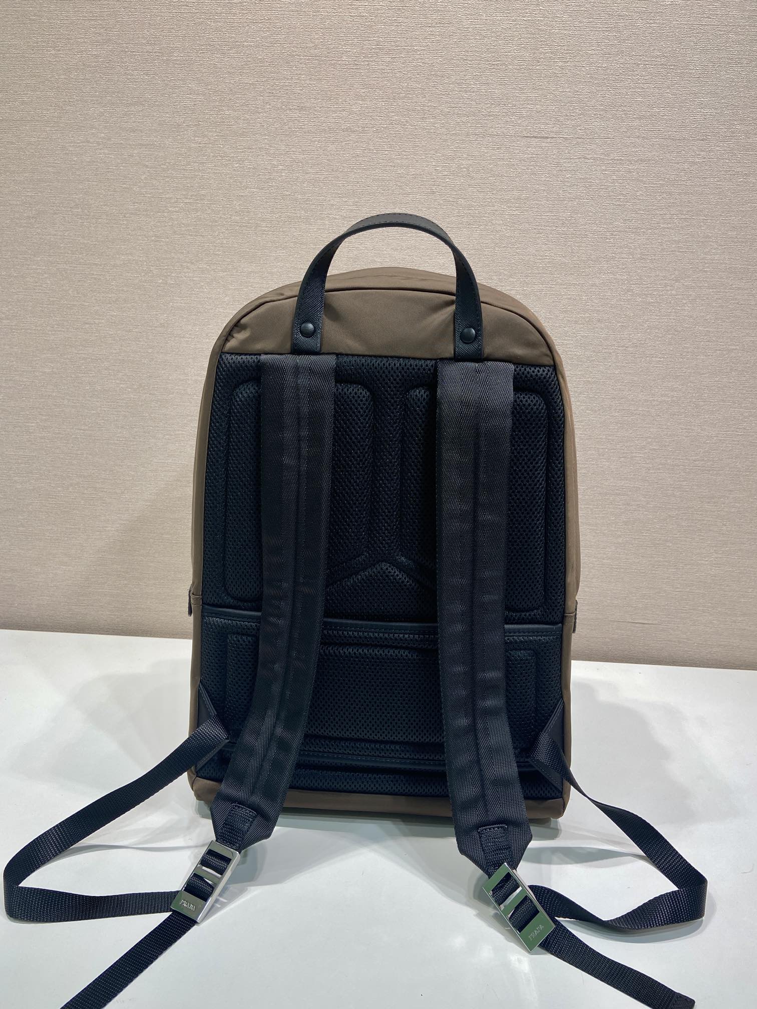 普拉达 PRADA  Re-Nylon 双肩包 绿色 尼龙  H0-2VZ048_2DMG_F0038_V_OOO
