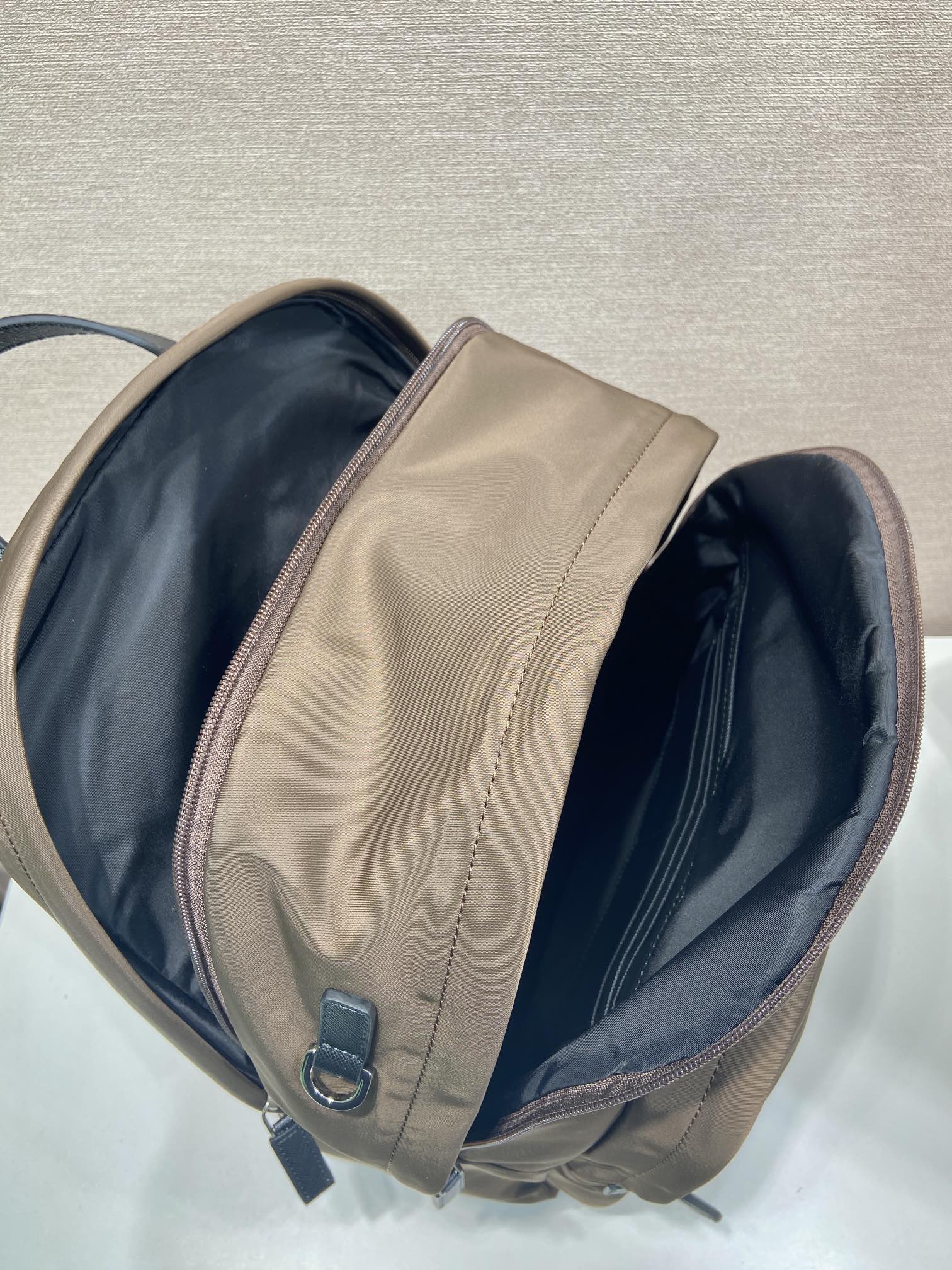 普拉达 PRADA  Re-Nylon 双肩包 绿色 尼龙  H0-2VZ048_2DMG_F0038_V_OOO