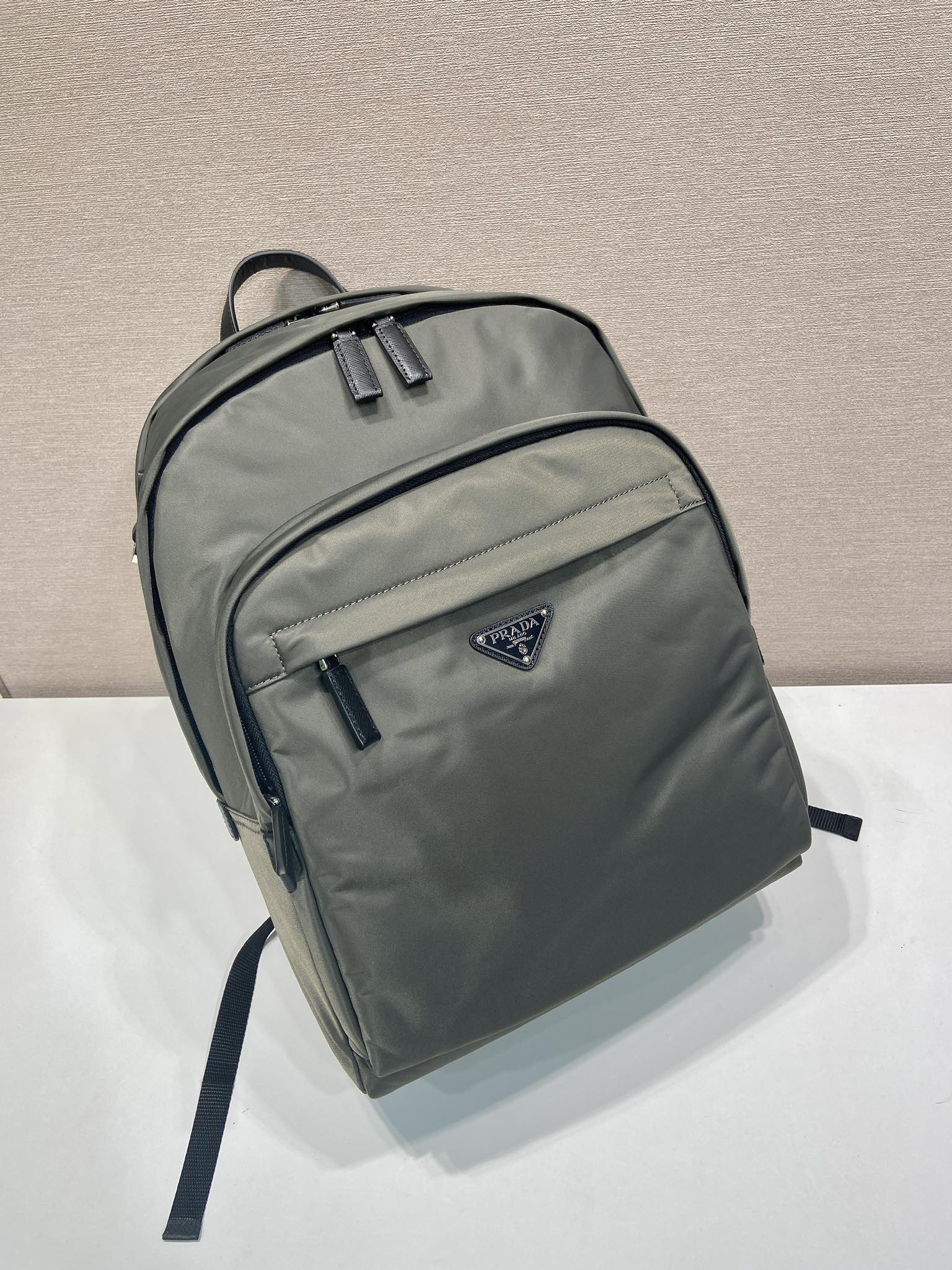 普拉达 PRADA  Re-Nylon 双肩包 绿色 尼龙  H0-2VZ048-2DMG-F0414-V-OOO