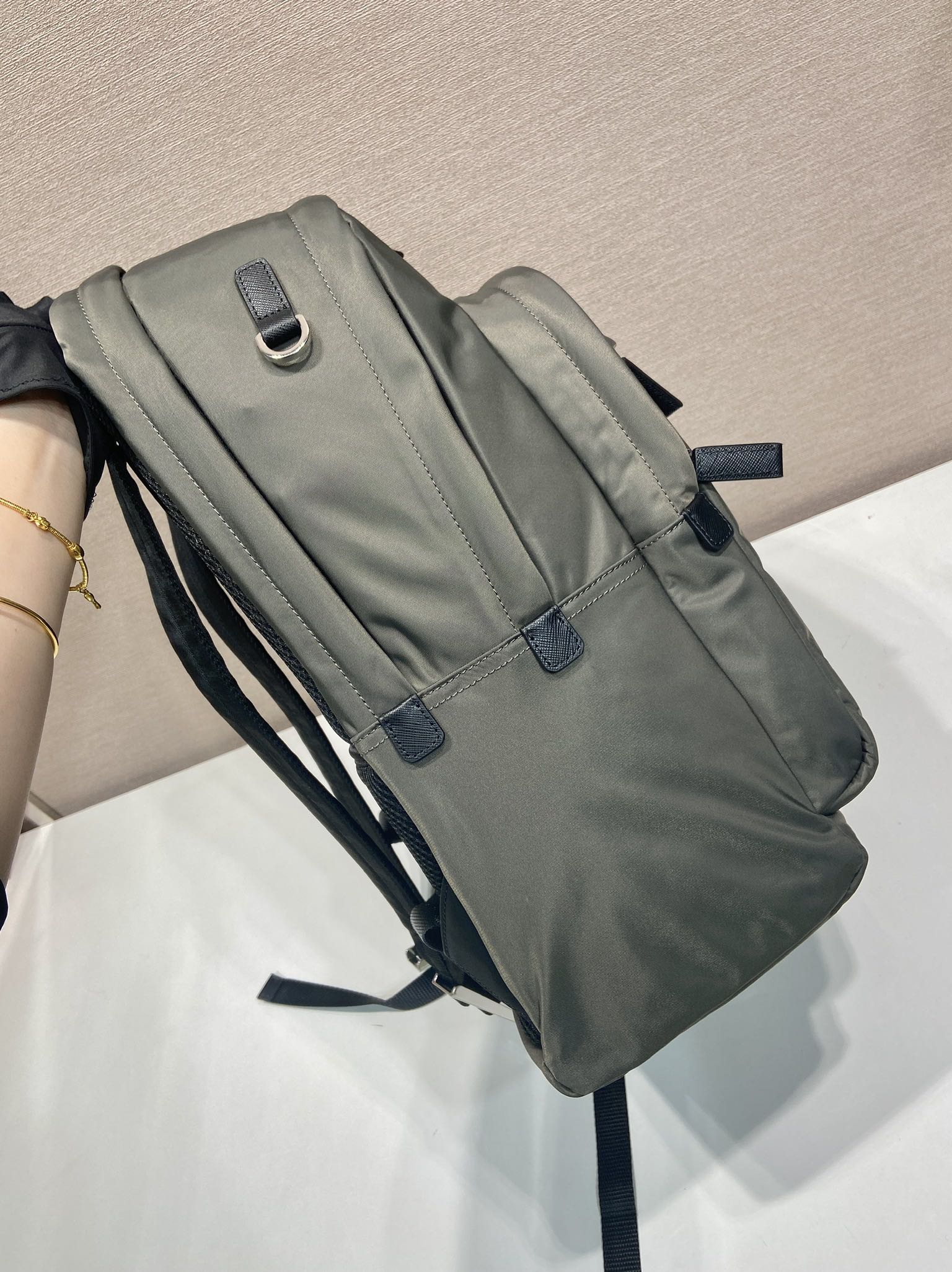 普拉达 PRADA  Re-Nylon 双肩包 绿色 尼龙  H0-2VZ048-2DMG-F0414-V-OOO